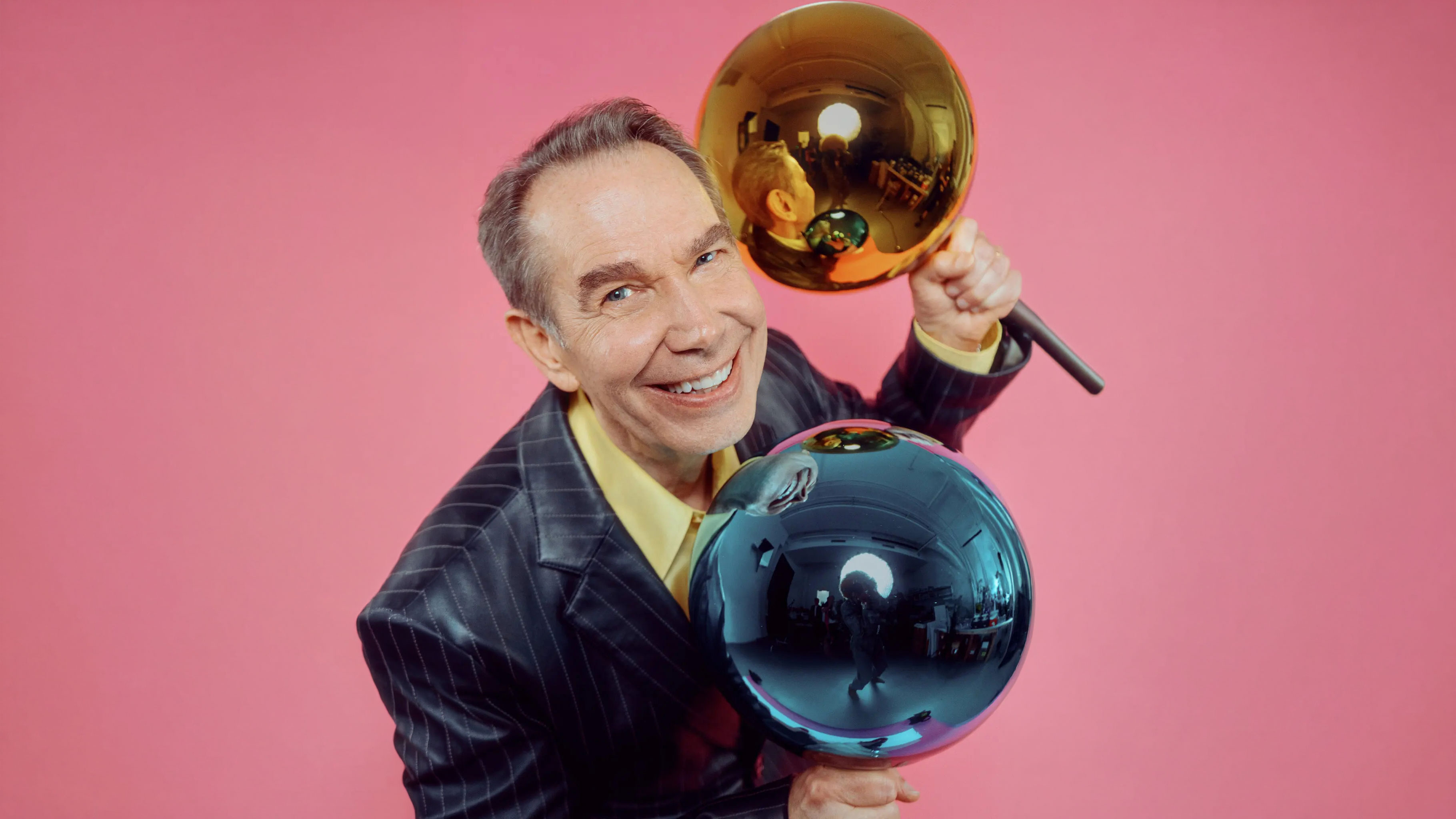 De vendedor de bolsa a ícono contemporáneo: la historia de Jeff Koons, el artista más rico y controvertido de su generación