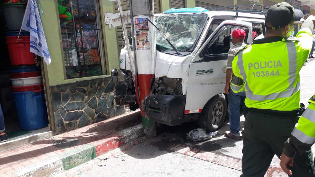 Video: grave accidente en Cáqueza dejó como saldo tres personas heridas