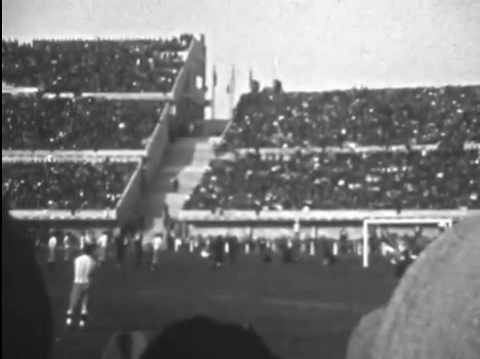 Captura de pantalla de una película tomada por un espectador uruguayo en su cámara de 8 mm, donde México se enfrentó a Argentina en el Mundial de Uruguay de 1930 (Foto: Twitter/ @WC1930blogger)