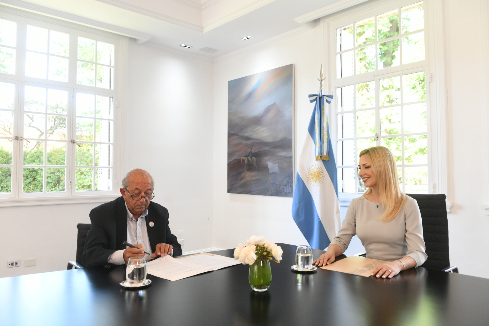 Fabiola Yáñez concretó un acuerdo entre la Fundación Banco Nación y la Fundación Garrahan  
