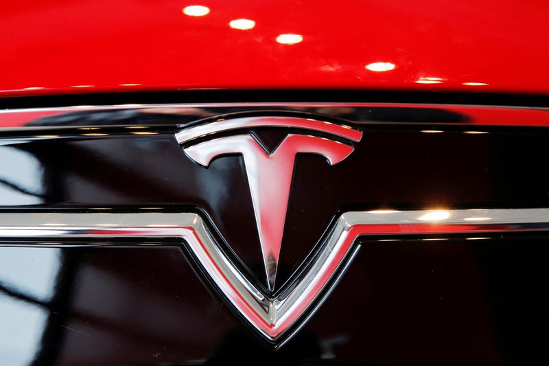 Algunos autos de Tesla fueron vulnerados (Foto: REUTERS/Lucas Jackson)