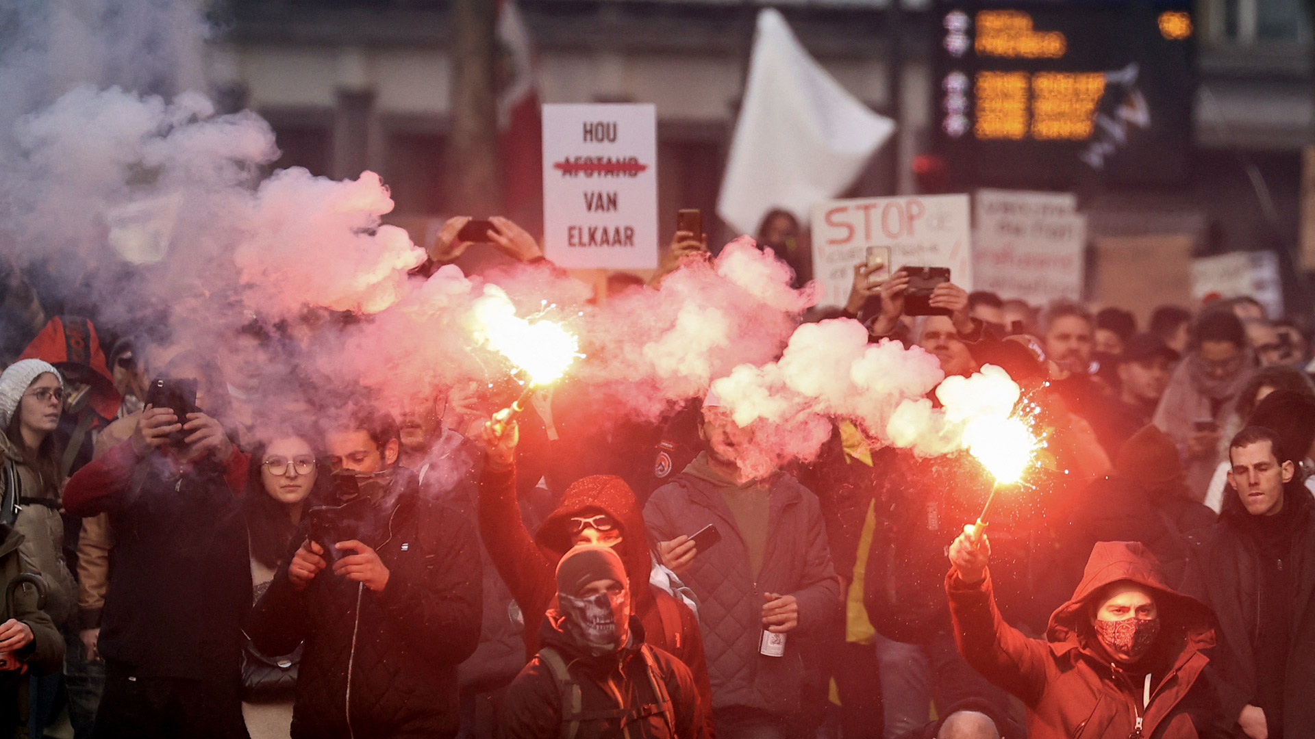 Austria Entró En Confinamiento Estricto Mientras Crecen Las Protestas