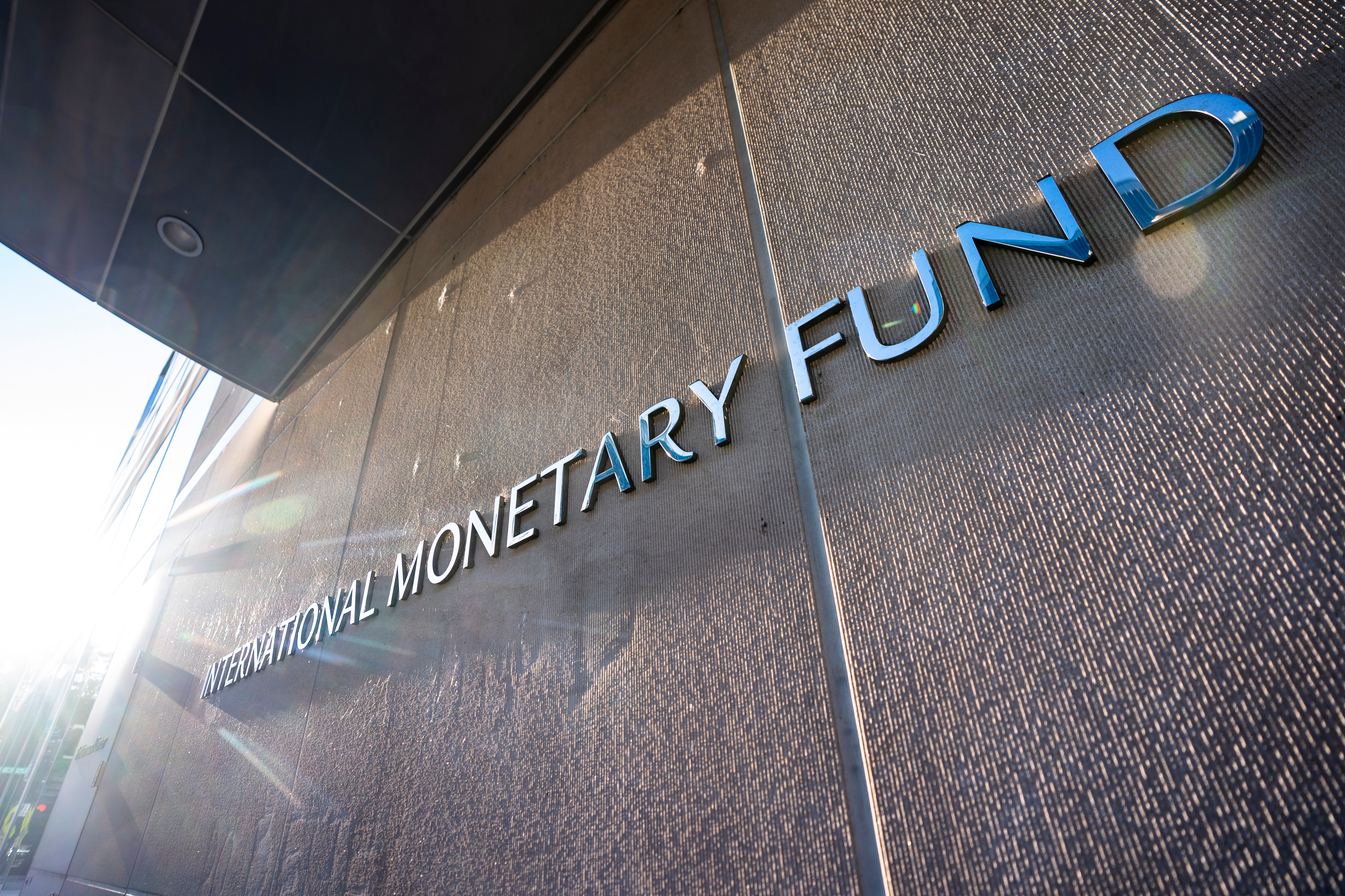 Sede del FMI, en Washington, en una fotografía de archivo. EFE/EPA/JIM LO SCALZO
