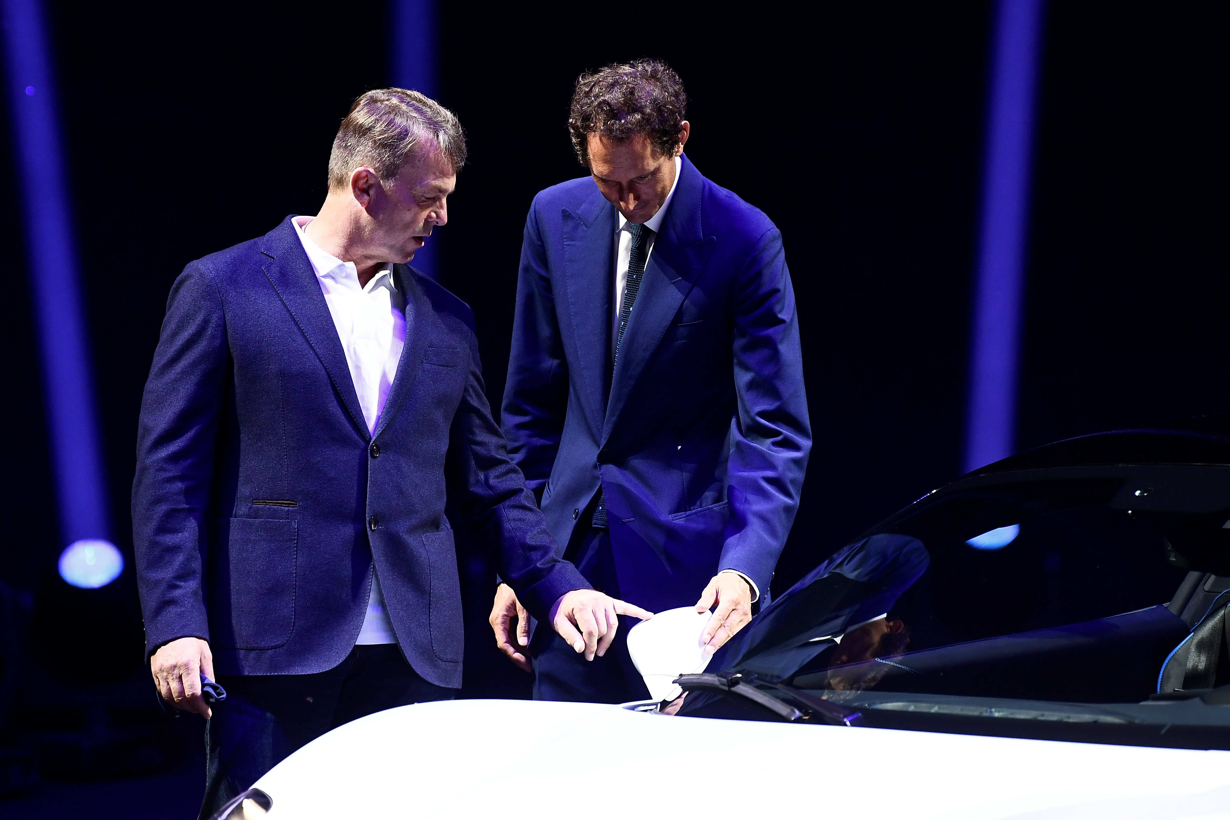 La última aparición pública de Elkann: el 9 de septiembre, en la presentación del Maserati MC20. En la foto, con el CEO de FCA, Mike Manley. (Reuters)
