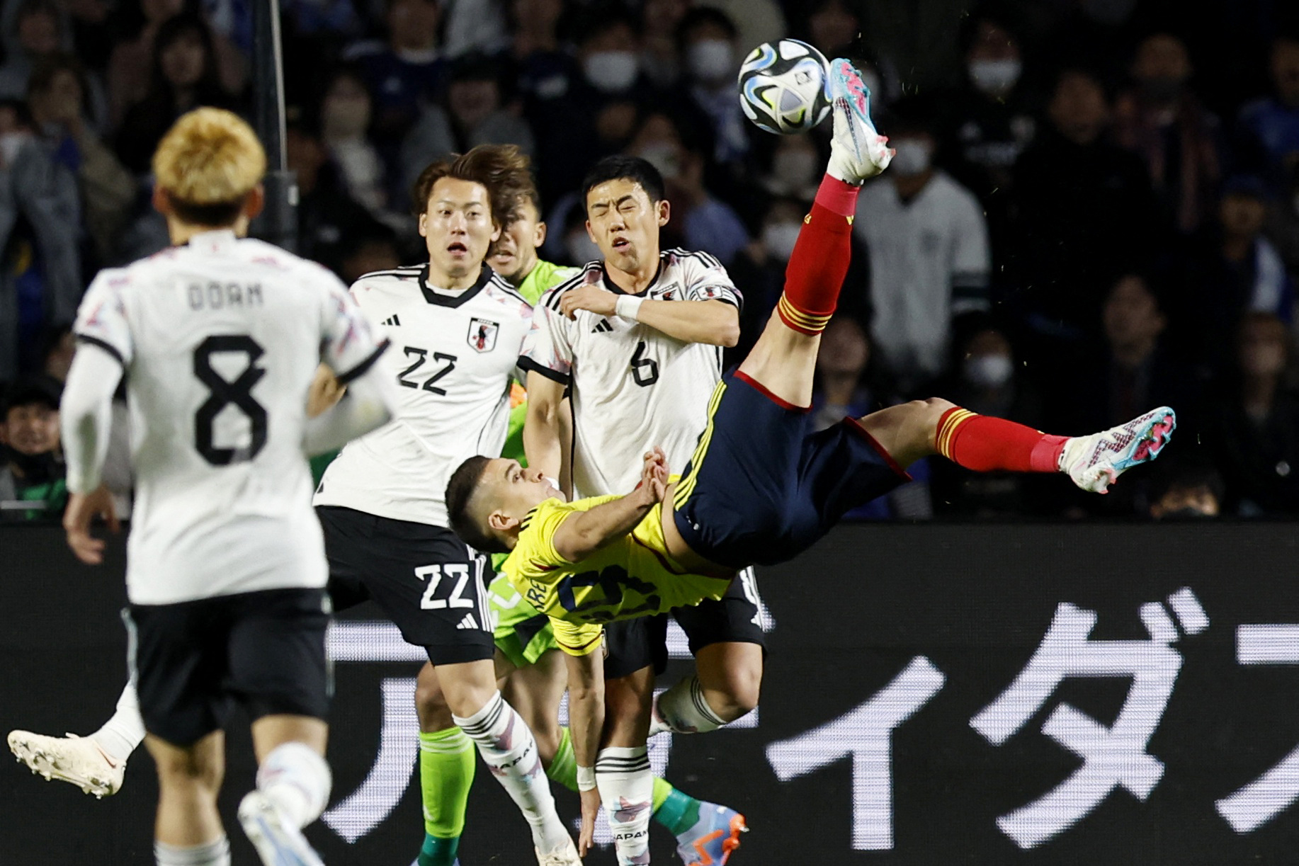 Así fue el golazo de chilena de Rafael Santos Borré que le dio la victoria a la selección Colombia ante Japón