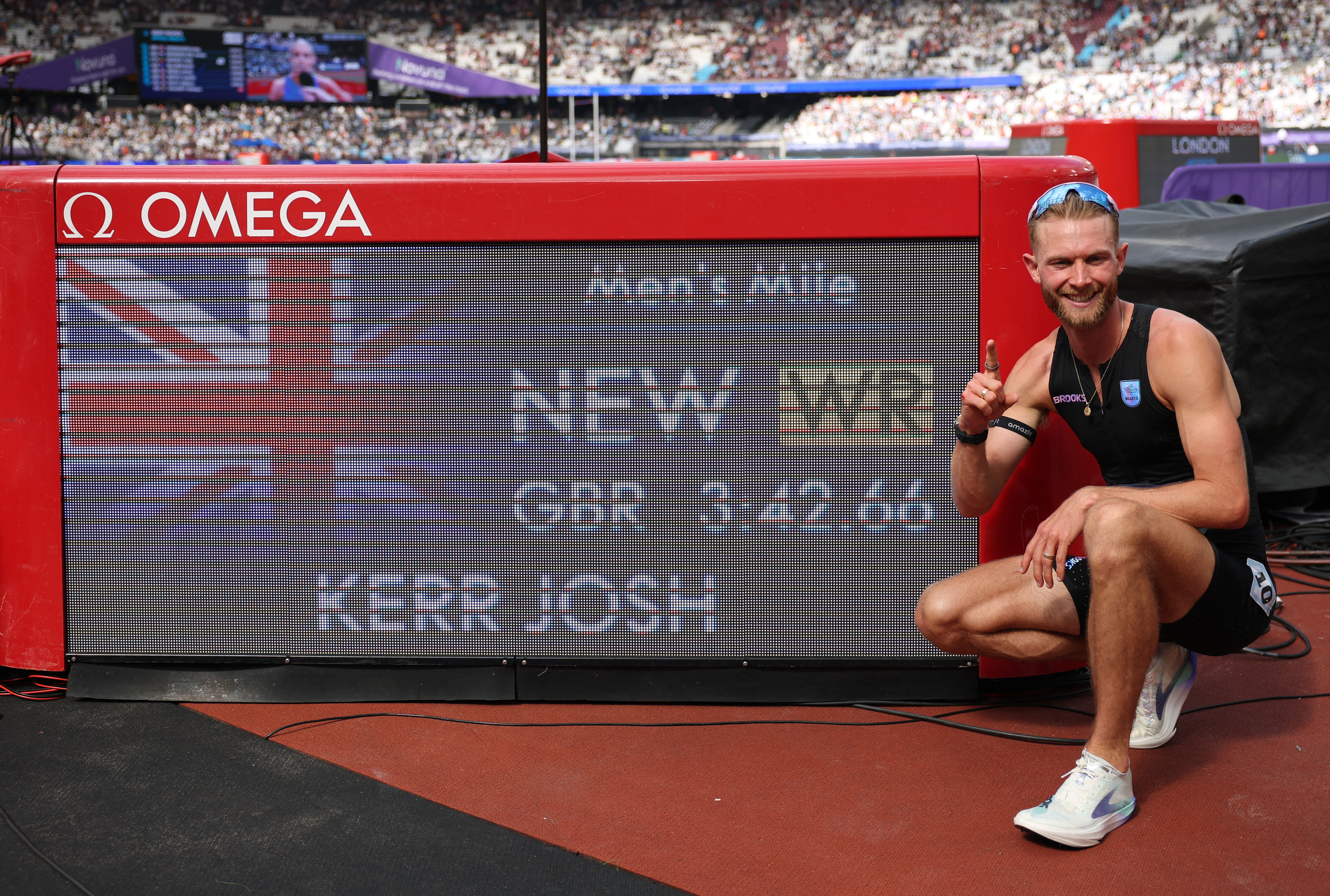 Josh Kerr rompe la plusmarca de la milla y lanza un nuevo desaf&iacute;o en el atletismo mundial