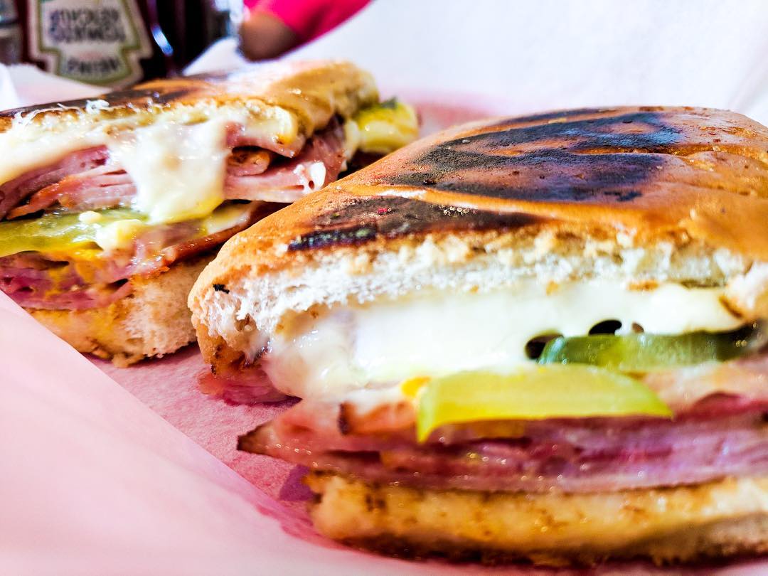 El Sándwich Cubano Preparado de Enriqueta's (con dos croquetas adentro) cambiará tu vida. (Enriqueta's Sandwich Shop)