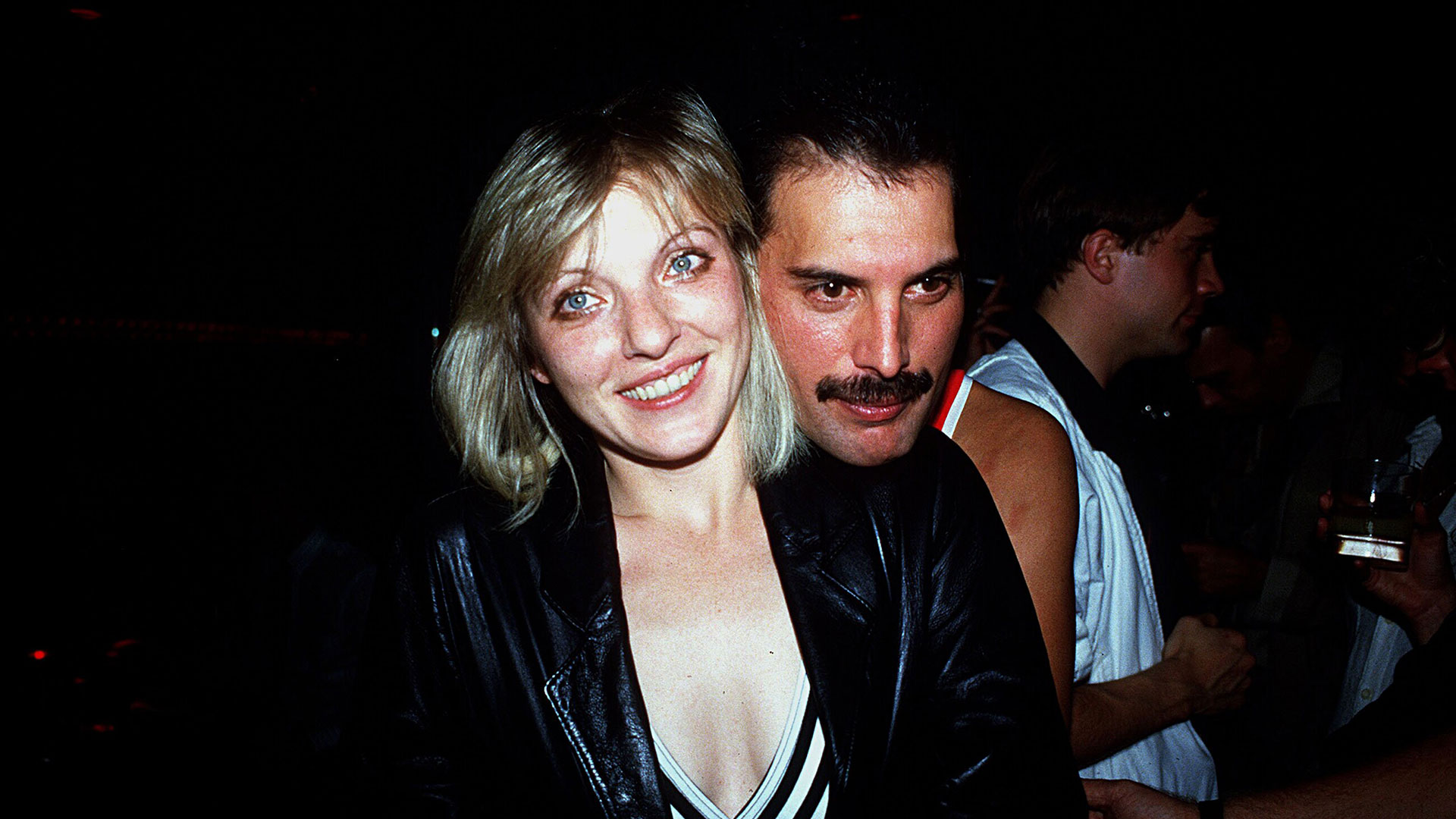 Mary Austin y Freddie Mercury (Foto: Grosby)