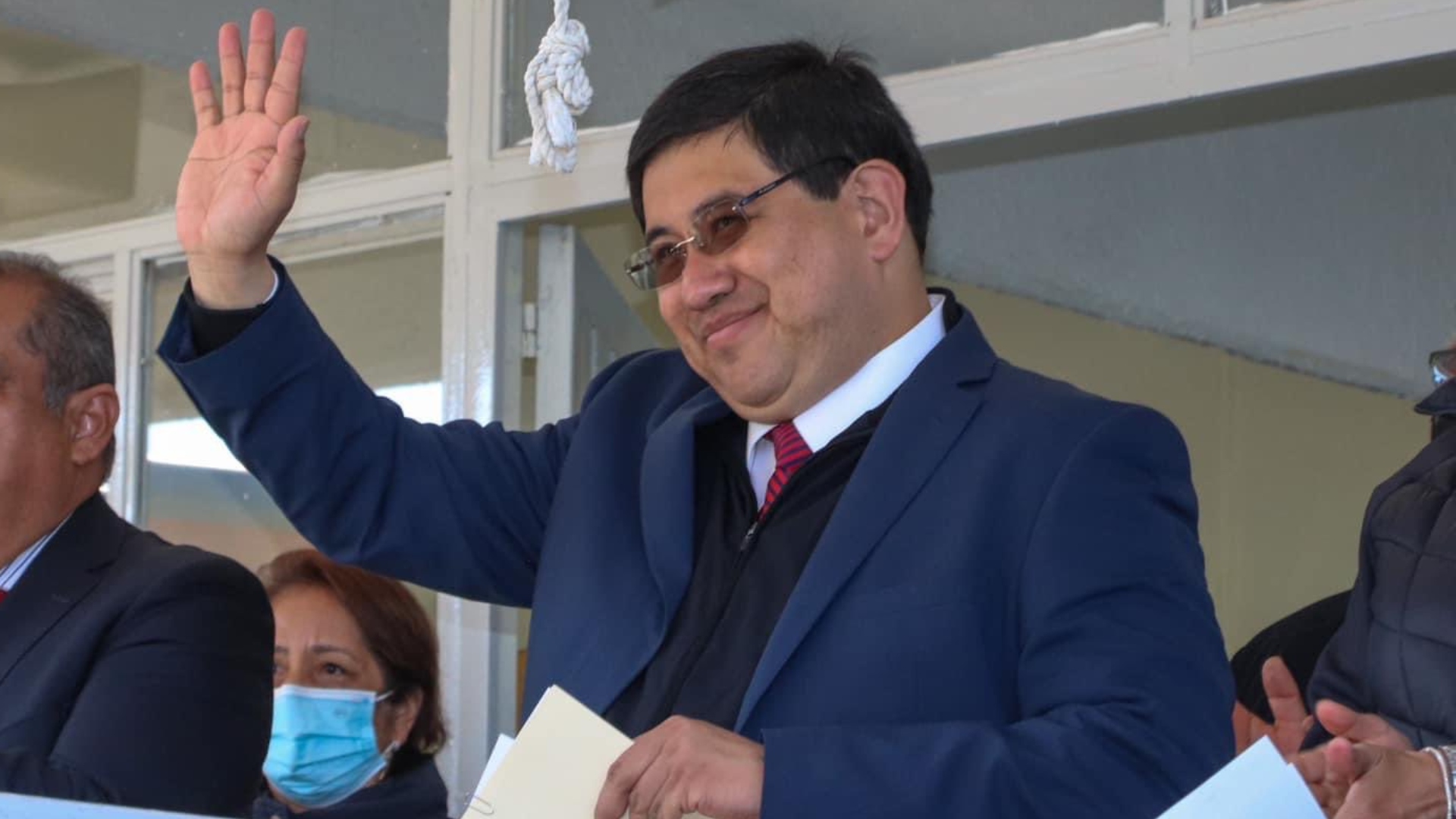 Habitantes de Xochimilco acusaron al alcalde Carlos Acosta de reprimir recolección de firmas para su revocación