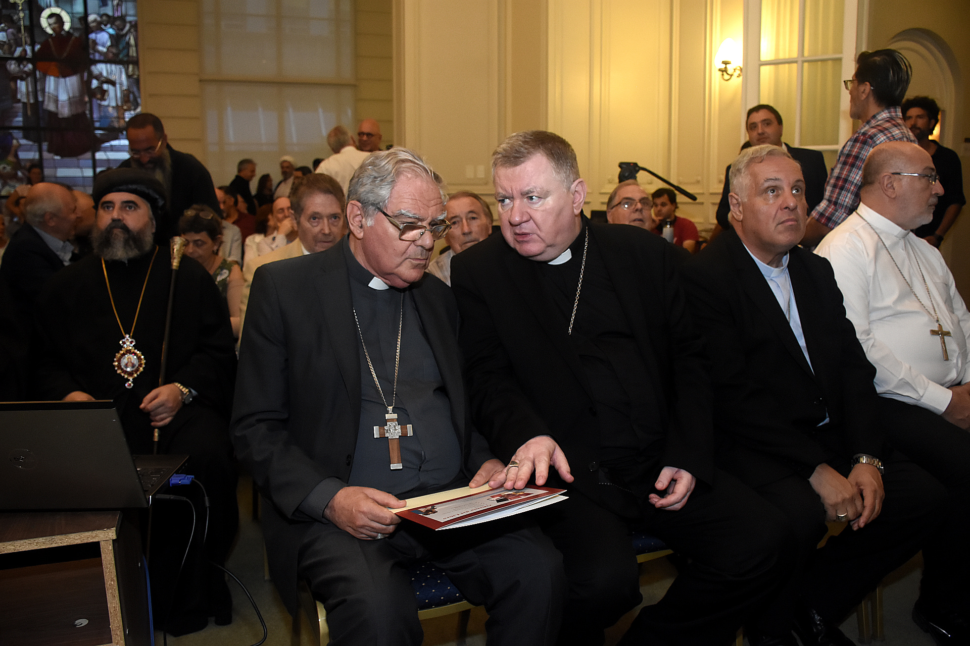 The president of the Argentine Episcopal Conference, Monsignor Oscar Ojea, together with the Apostolic Nuncio in Argentina, Monsignor Adamczyk Morslav.  To his left Marcelo Colombo, Archbishop of Mendoza and first vice president of the Argentine Episcopal Conference, and the Archbishop of Bahía Blanca, Fray Carlos Azpiroz Costa, second vice president (Photos: Nicolás Stulberg)
