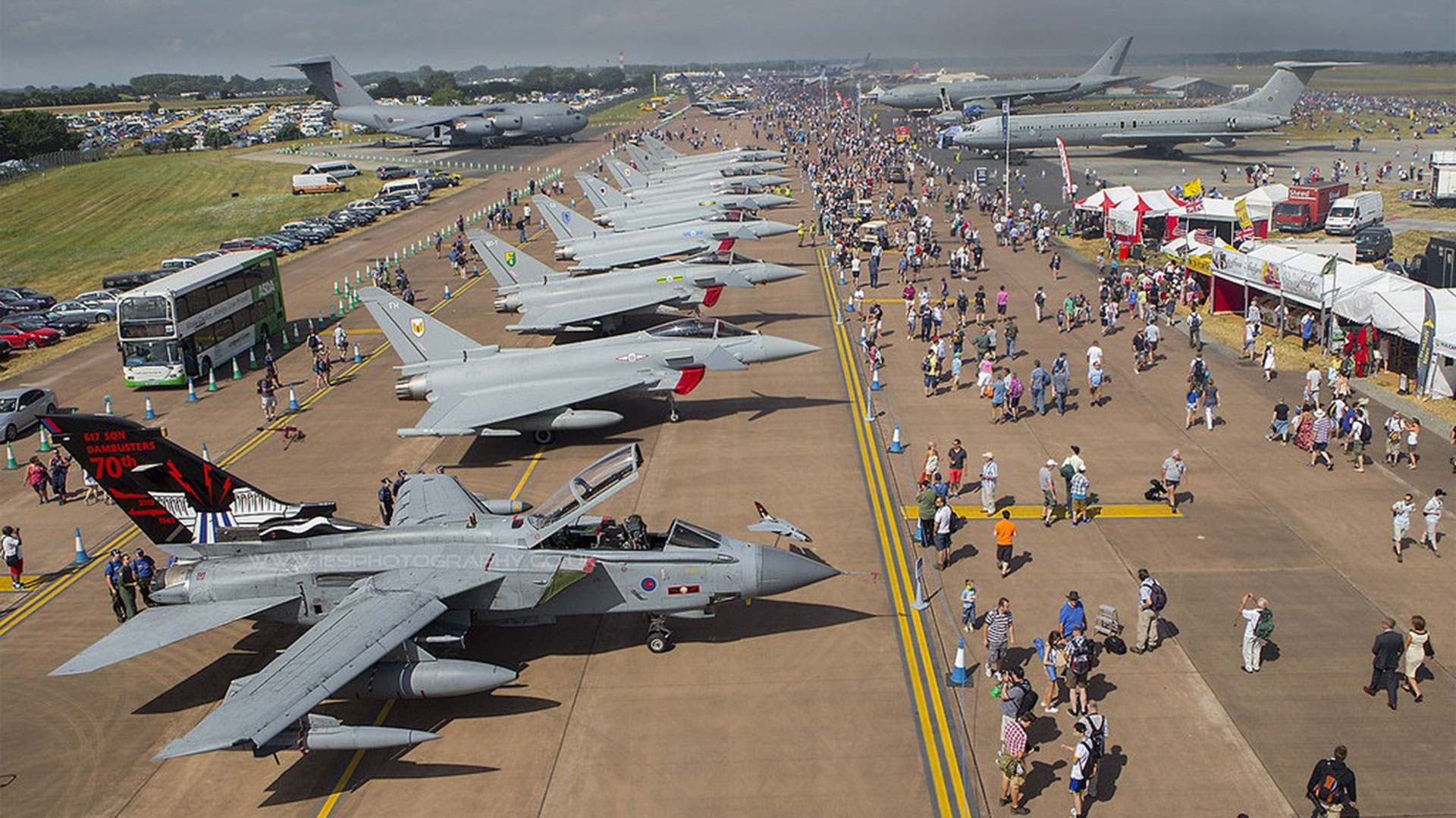 La Royal International Air Tattoo, la mega exposición de la aeronáutica internacional que se celebra anualmente en dependencias de la Real Fuerza Aérea Británica