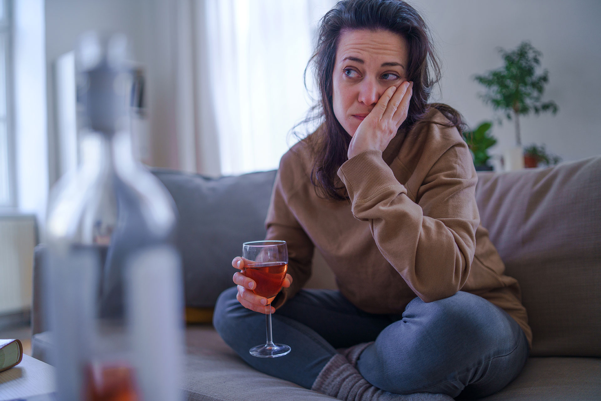Las situaciones de ansiedad y estrés pospandemia influyen en los vínculos con el consumo de alcohol (Getty Images)