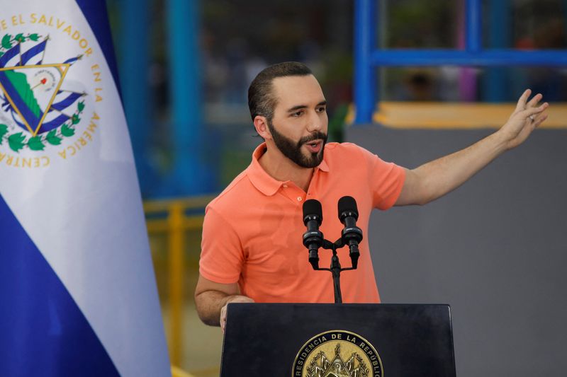 Ex presidentes latinoamericanos y de España pidieron a la OEA actuar ante posible reelección de Nayib Bukele en El Salvador