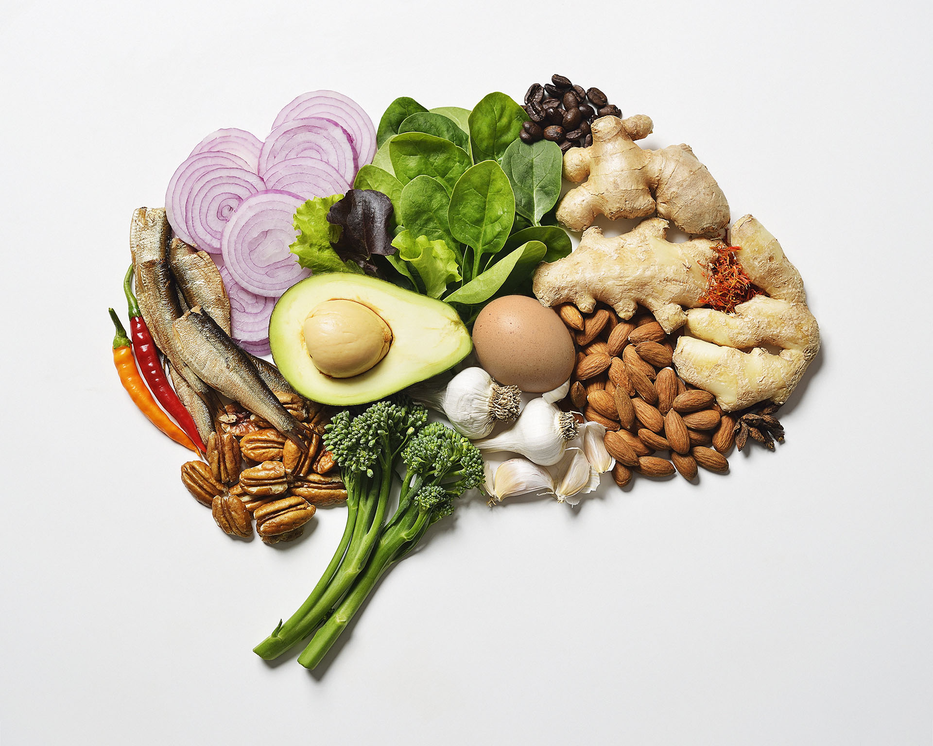 La dieta para mantener un cerebro saludable es completa, variada y aporta todos los nutrientes que influyen en su correcto funcionamiento