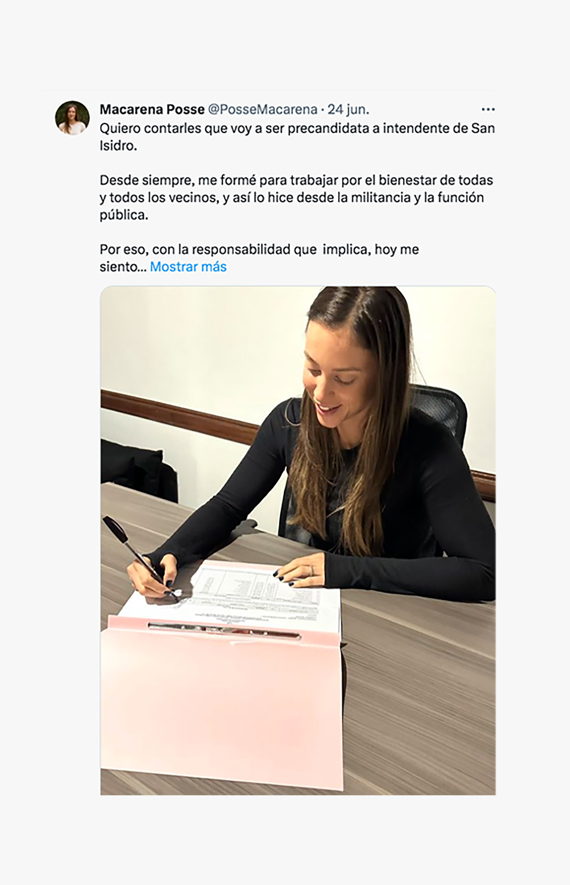 Macarena Posse al firmar su precandidatura para estas PASO