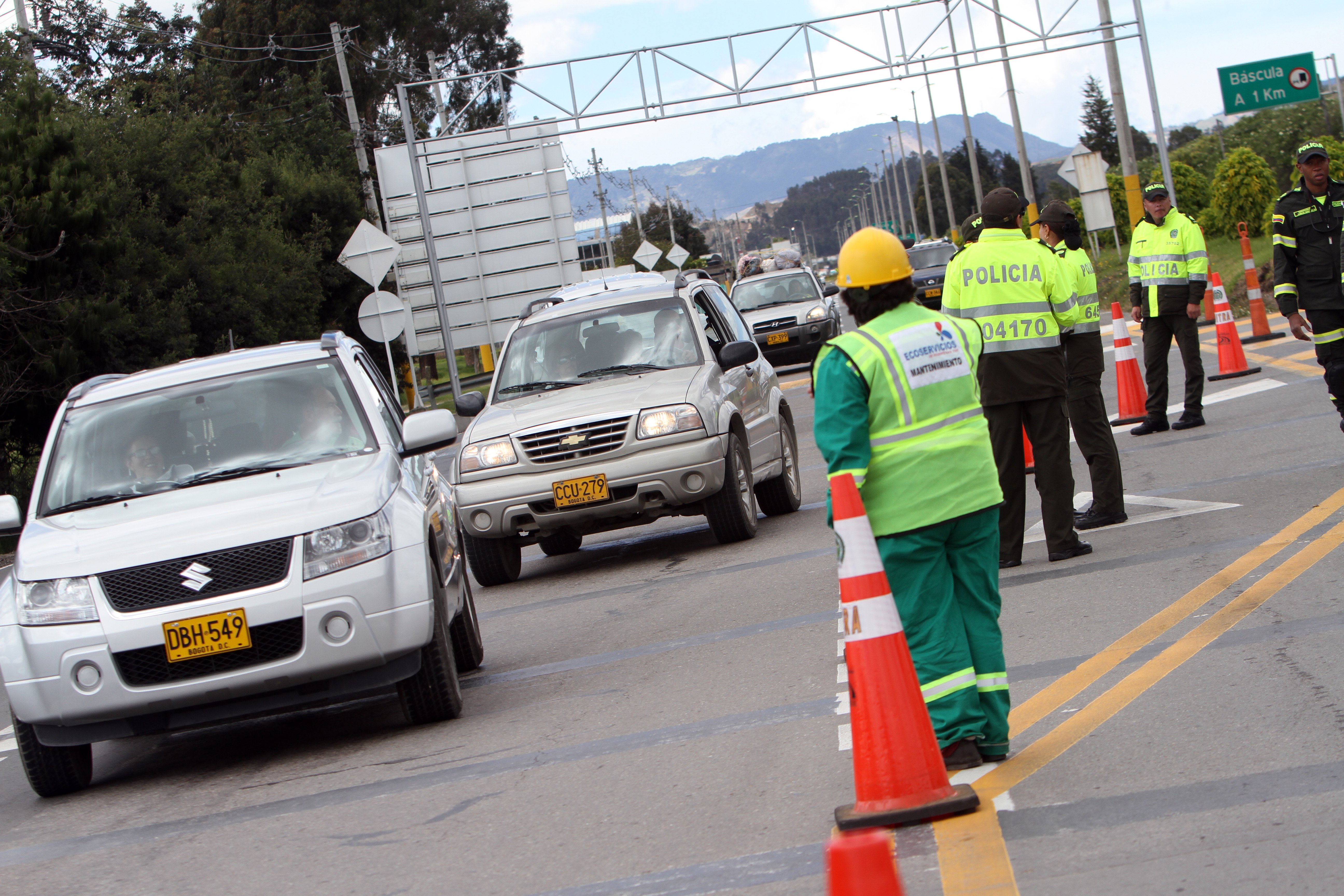 January 12, 2015. Bogota.  Operation Return of Kings Bridge in 2015.  Photos by Colebranza / Luisa Gonzalez.