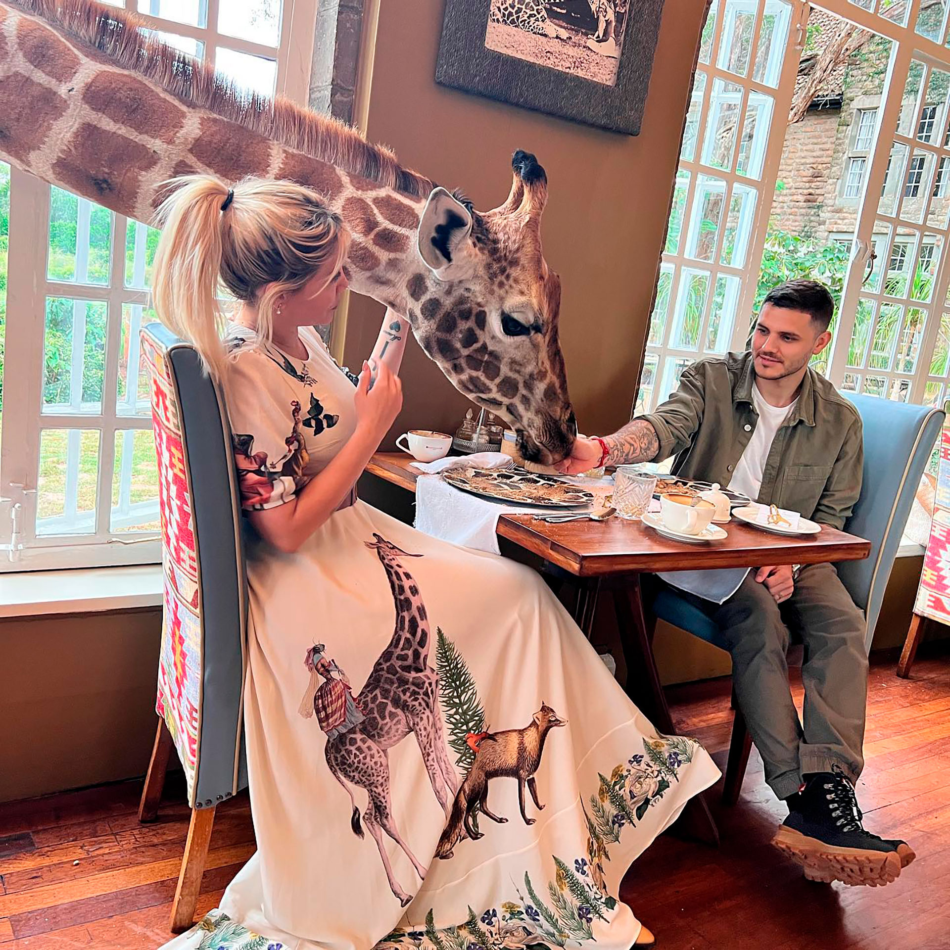 Wanda y Mauro merendaron con una jirafa de invitada 