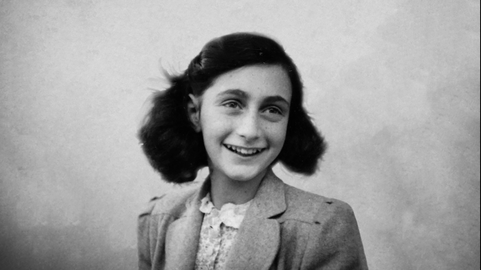"Cuando acabe la guerra quisiera publicar un libro titulado ‘La casa de atrás’; aún está por ver si resulta, pero mi diario podrá servir de base", escribió la adolescente Ana Frank en su diario (Anne Frank house)