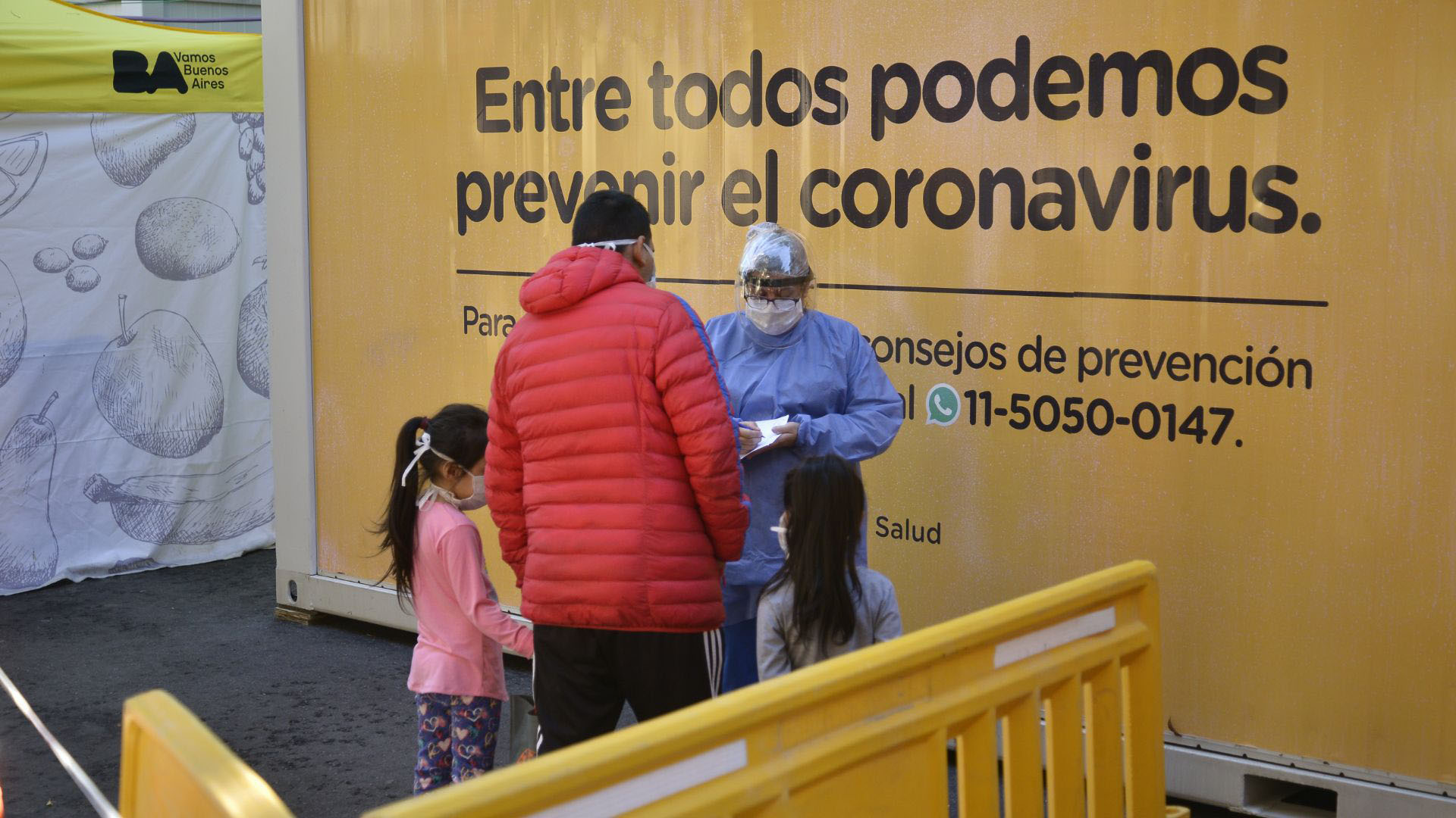 Guardia especial para casos de COVID en el Hospital Álvarez (Foto de archivo: Gustavo Gavotti)
