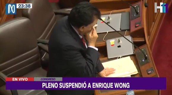 Congresista Enrique Wong llora en el Pleno al no lograr que se reconsidere su suspensión por 120 días