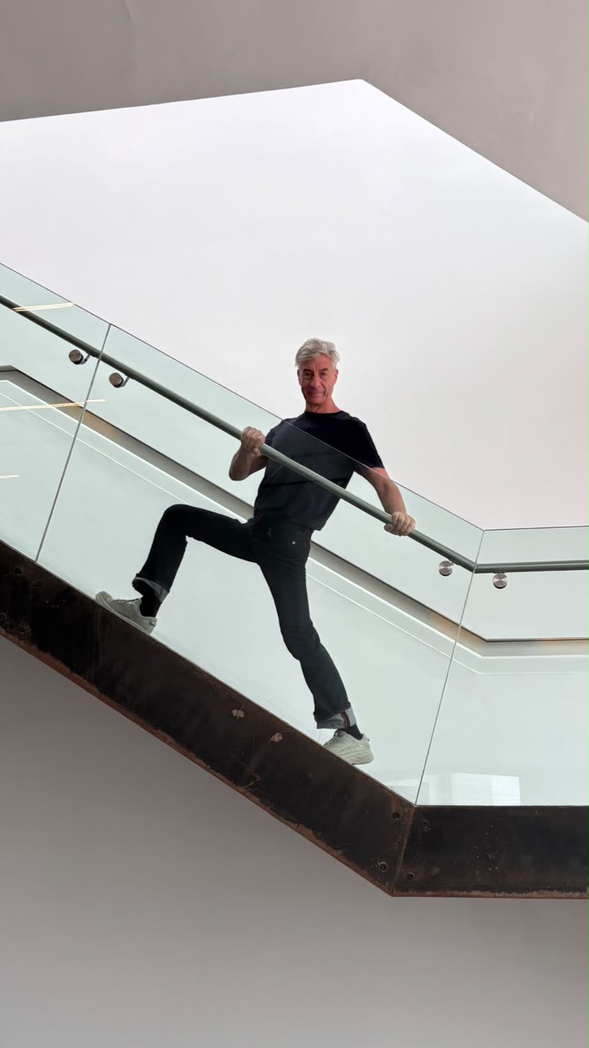 Maurizio Cattelan en Buenos Aires: "No creo que una obra deba enseñarte algo ni convertirte en una mejor persona"