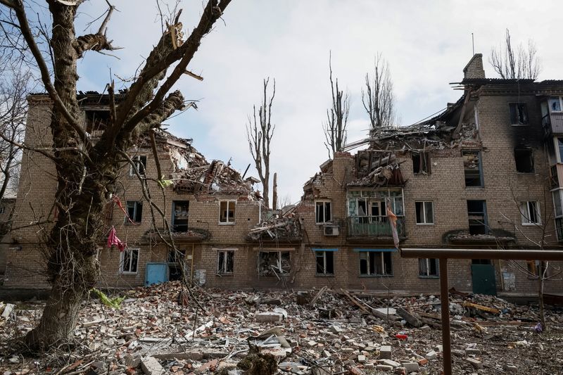 FOTO DE ARCHIVO: Un edificio residencial dañado por un ataque militar ruso en la ciudad de Avdiivka (REUTERS/Alex Babenko/Archivo)