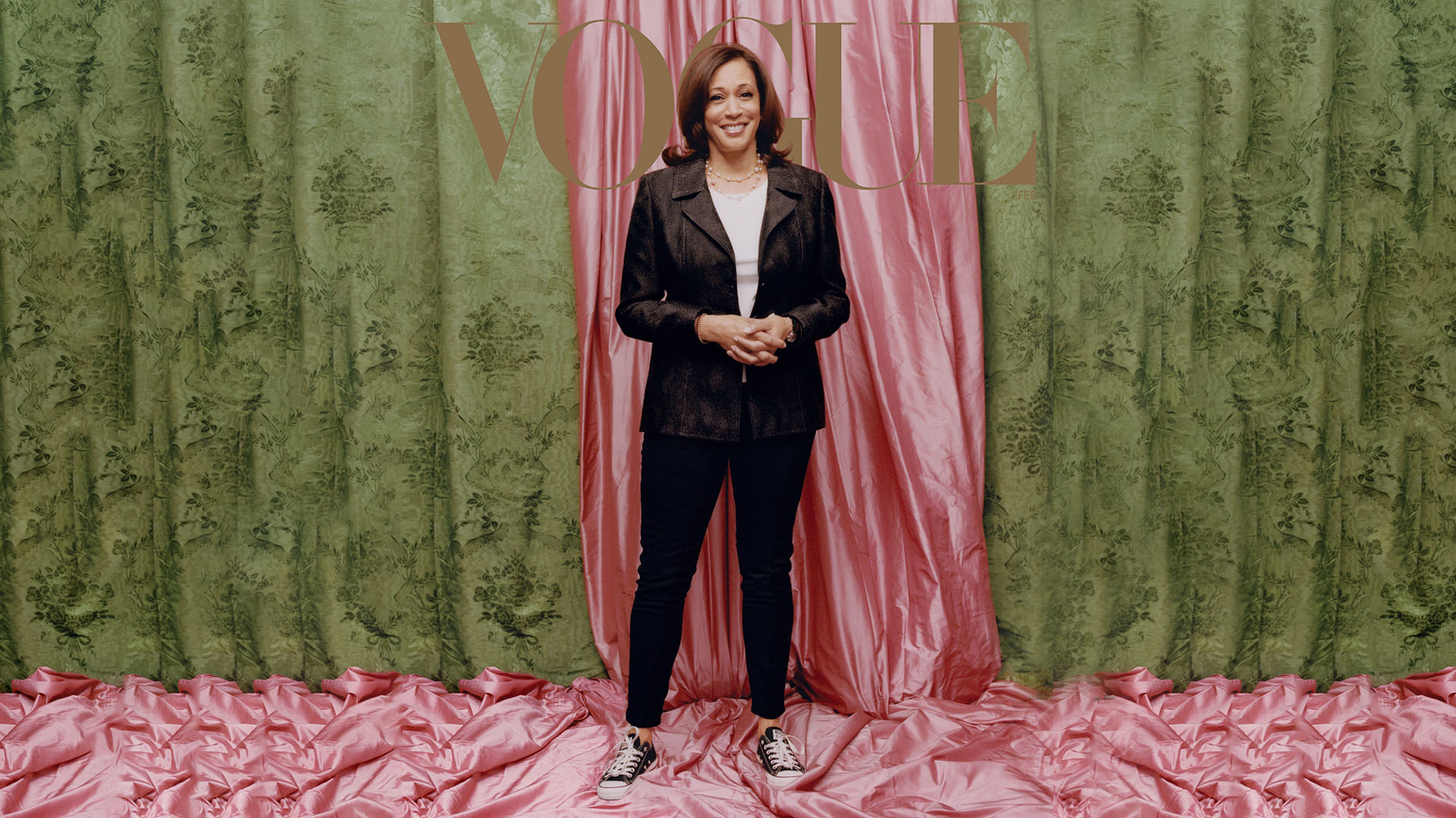 La vicepresidenta Kamala Harris envió a una asistente para quejarse con la editora de Vogue, Anna Wintour, por sus fotos de portada de febrero, afirma un libro reciente (Tyler Mitchell)