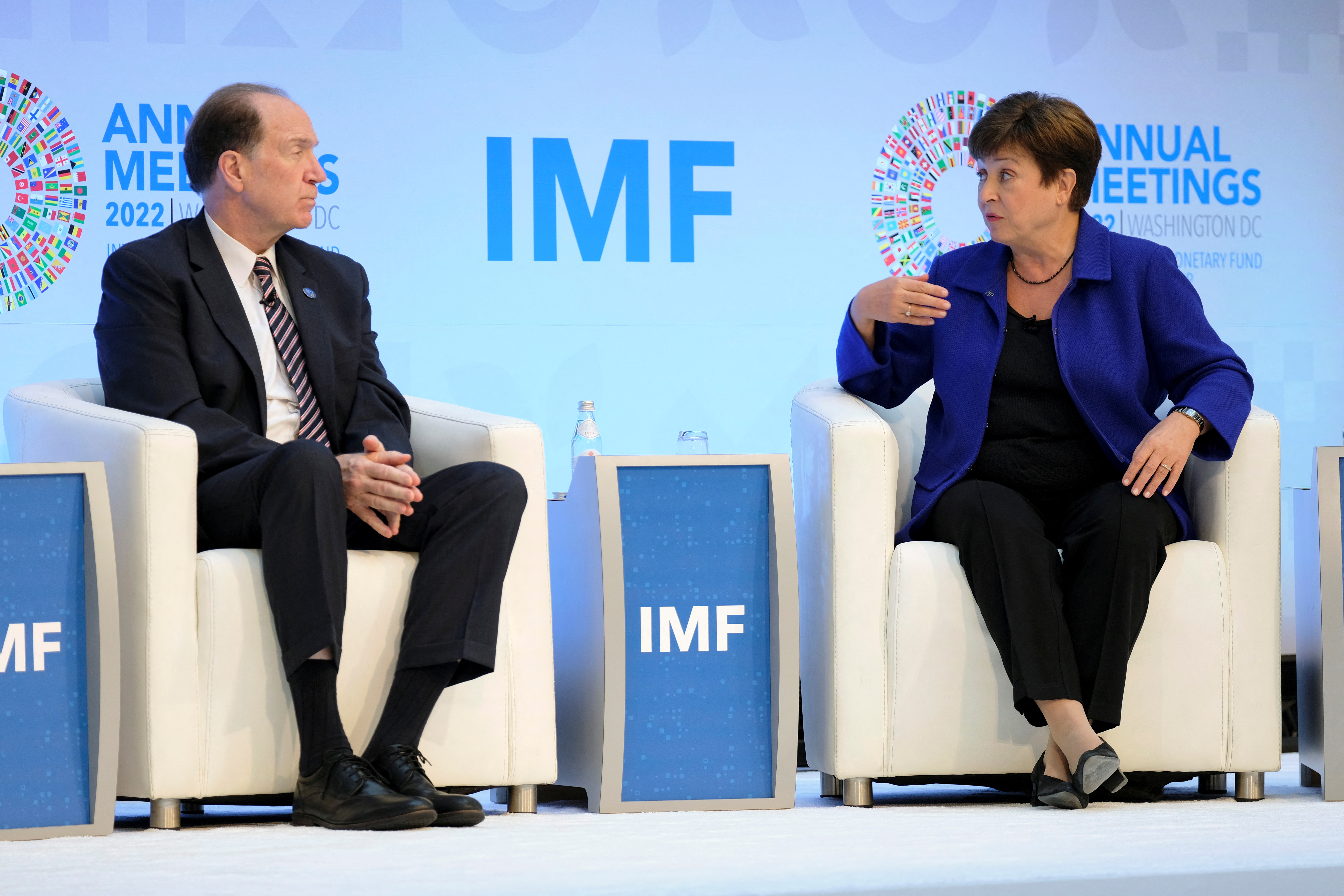 David Malpass, presidente del Banco Mundial, y Kristalina Georgieva, directora gerente del FMI, durante un encuentro oficial en Washington
