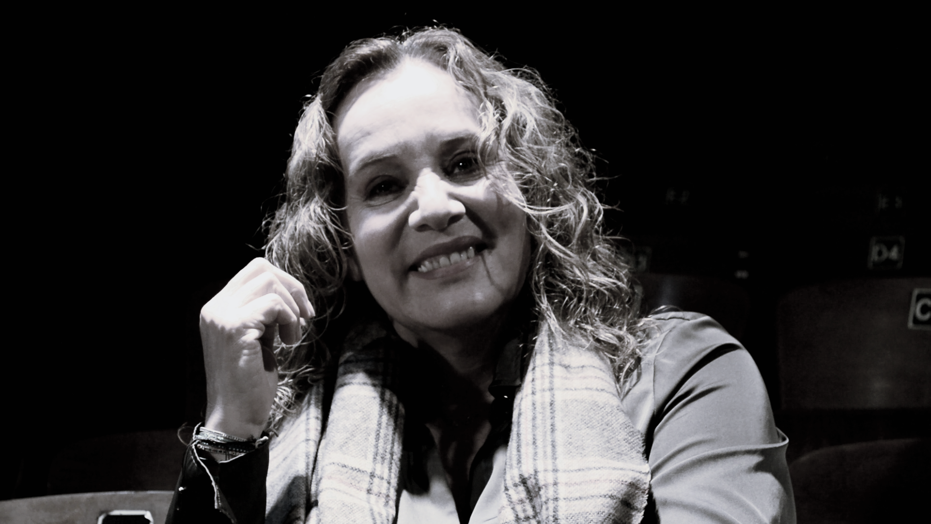 Alejandra Borrero se enfrenta a “Conejo Blanco, Conejo Rojo”: conocerá el libreto de la obra antes de subirse al escenario