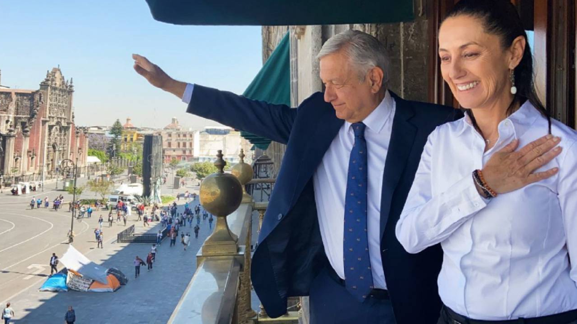 The head of government of the CDMX, Claudia Sheinbaum, witnesses the Military Parade on September 16 with President López Obrador in the Zócalo (Photo: Cuartoscuro)