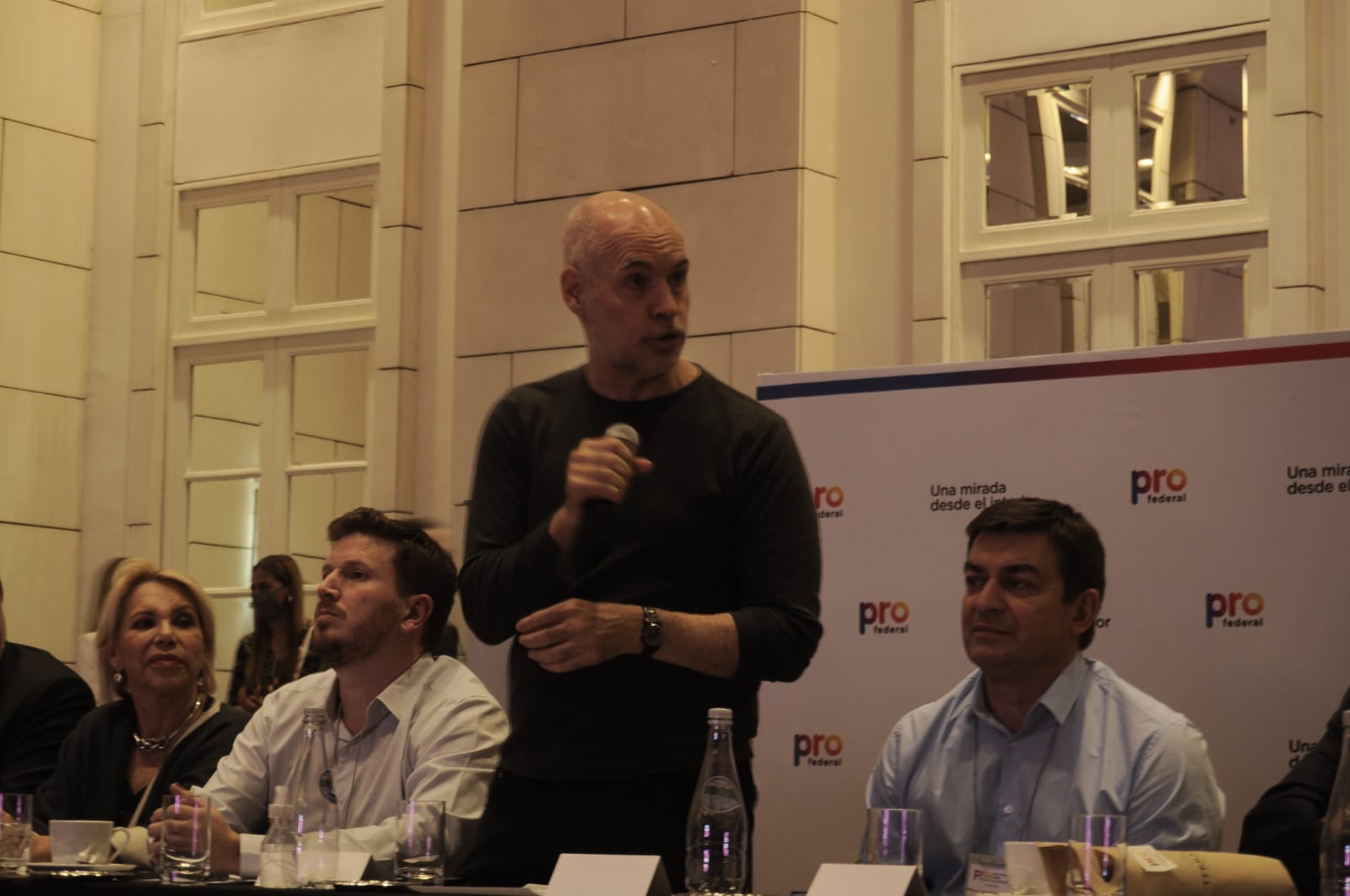 Horacio Rodriguez Larreta se acercó a saludar y felicitar a los asistentes del encuentro PRO Fe