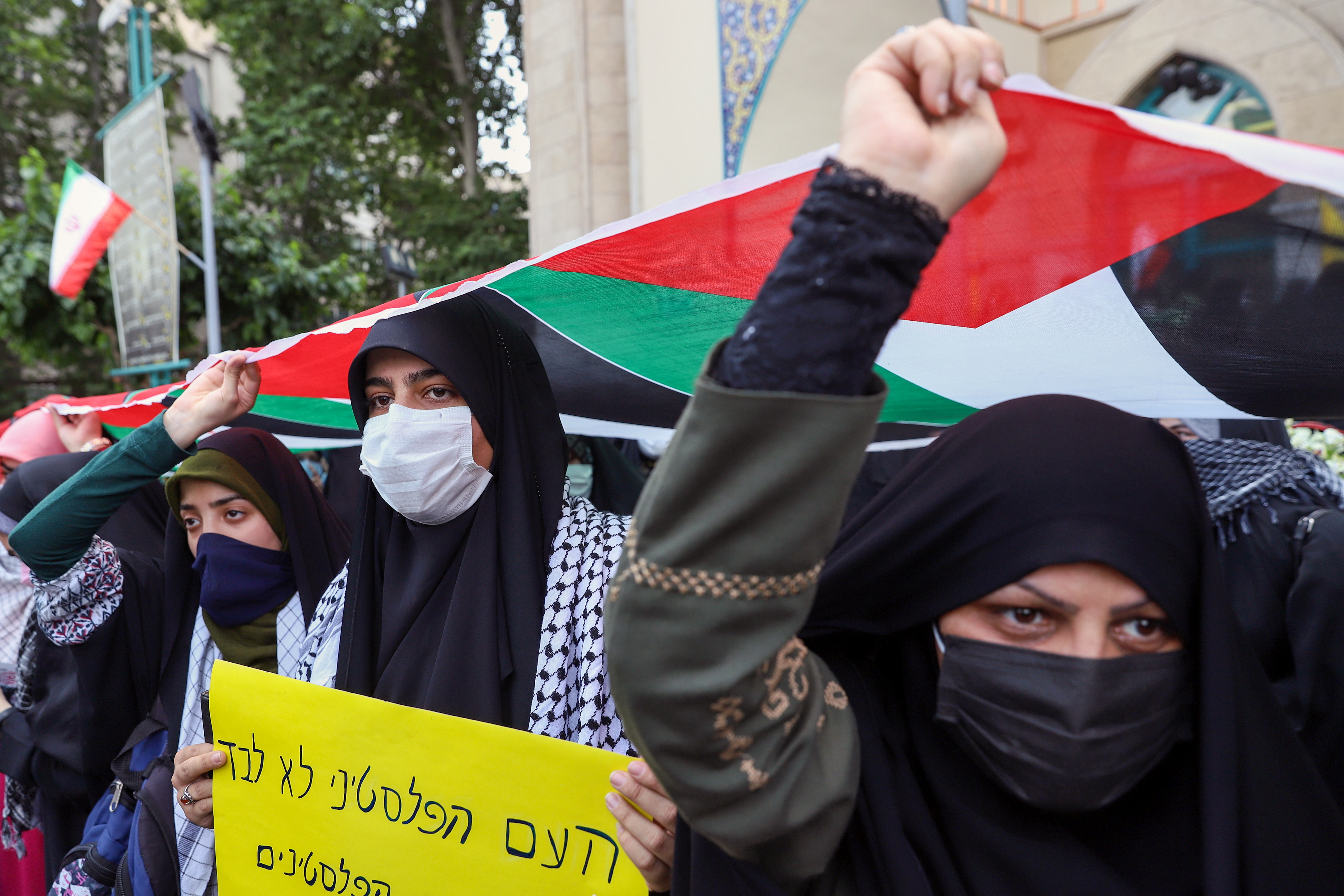 Hamas impuso que las mujeres palestinas de Gaza necesiten de la  autorización de un tutor masculino para viajar - Infobae