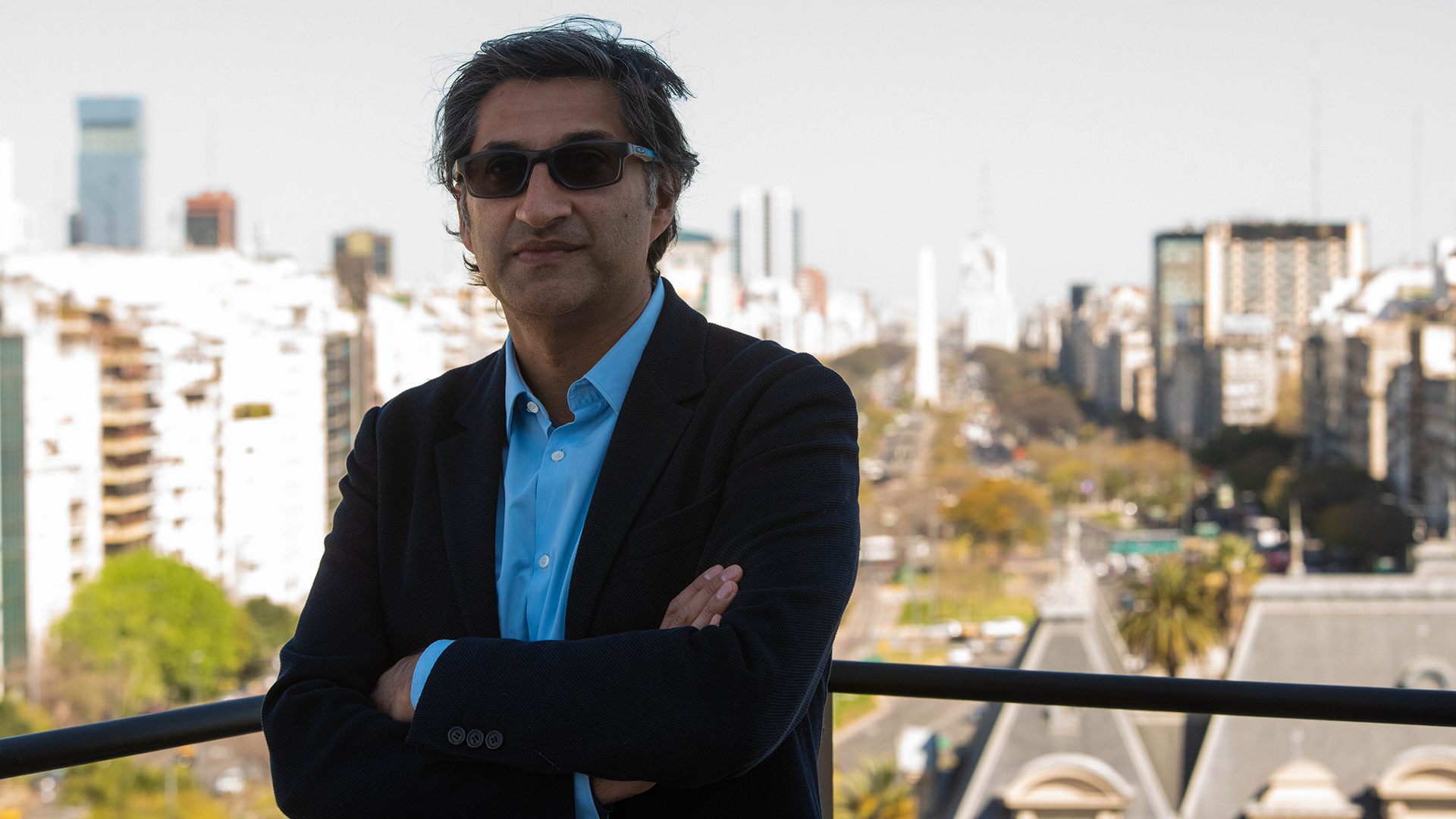 Asif Kapadia es un guionista y director de cine británico de ascendencia india, productor ejecutivo del documental de Robbie Williams para Netflix. (Franco Fafasuli)