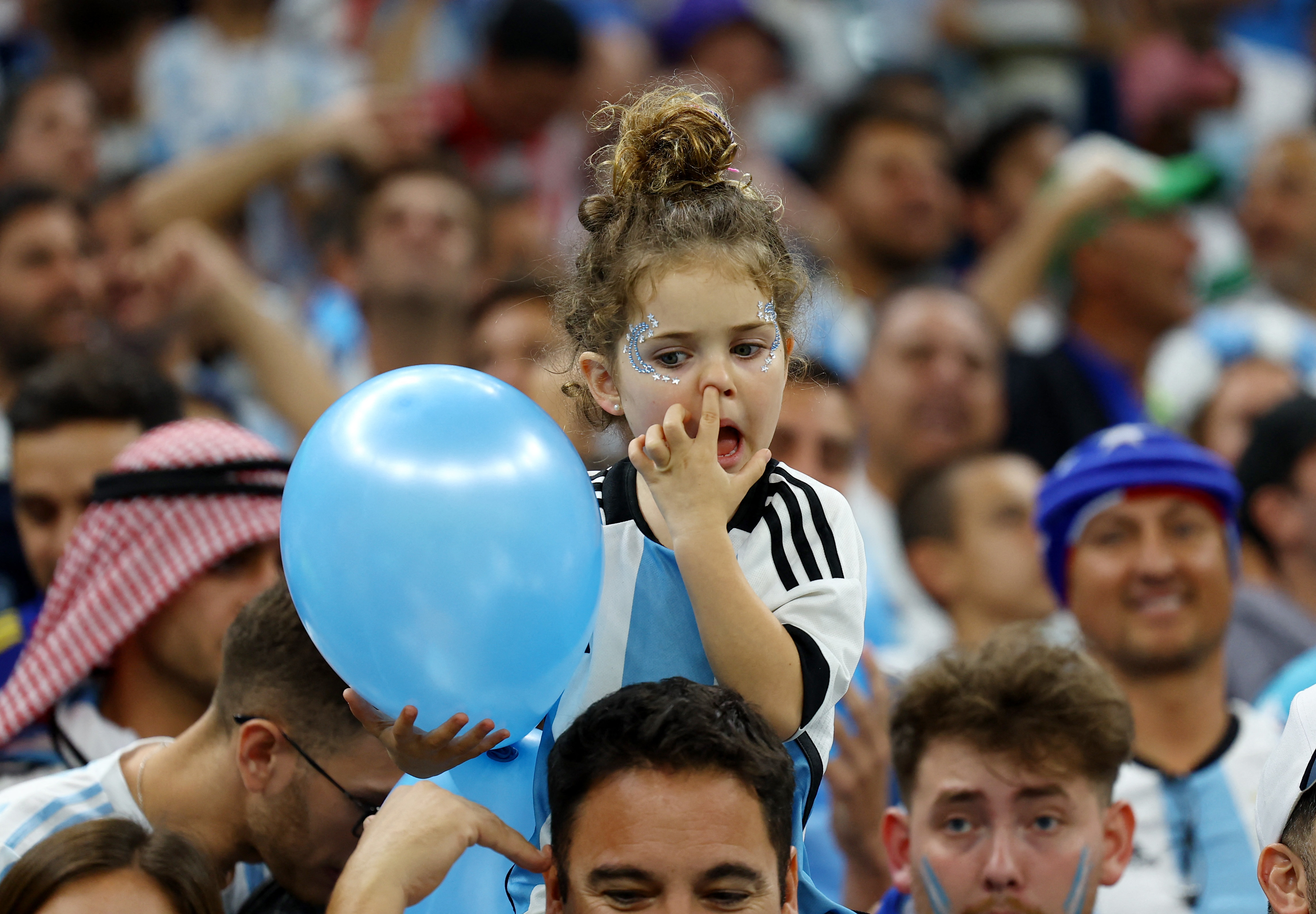 Aficionados de todas las edades en el Estadio de Lusail, que recibió a la Argentina en cuatro partidos del certamen 