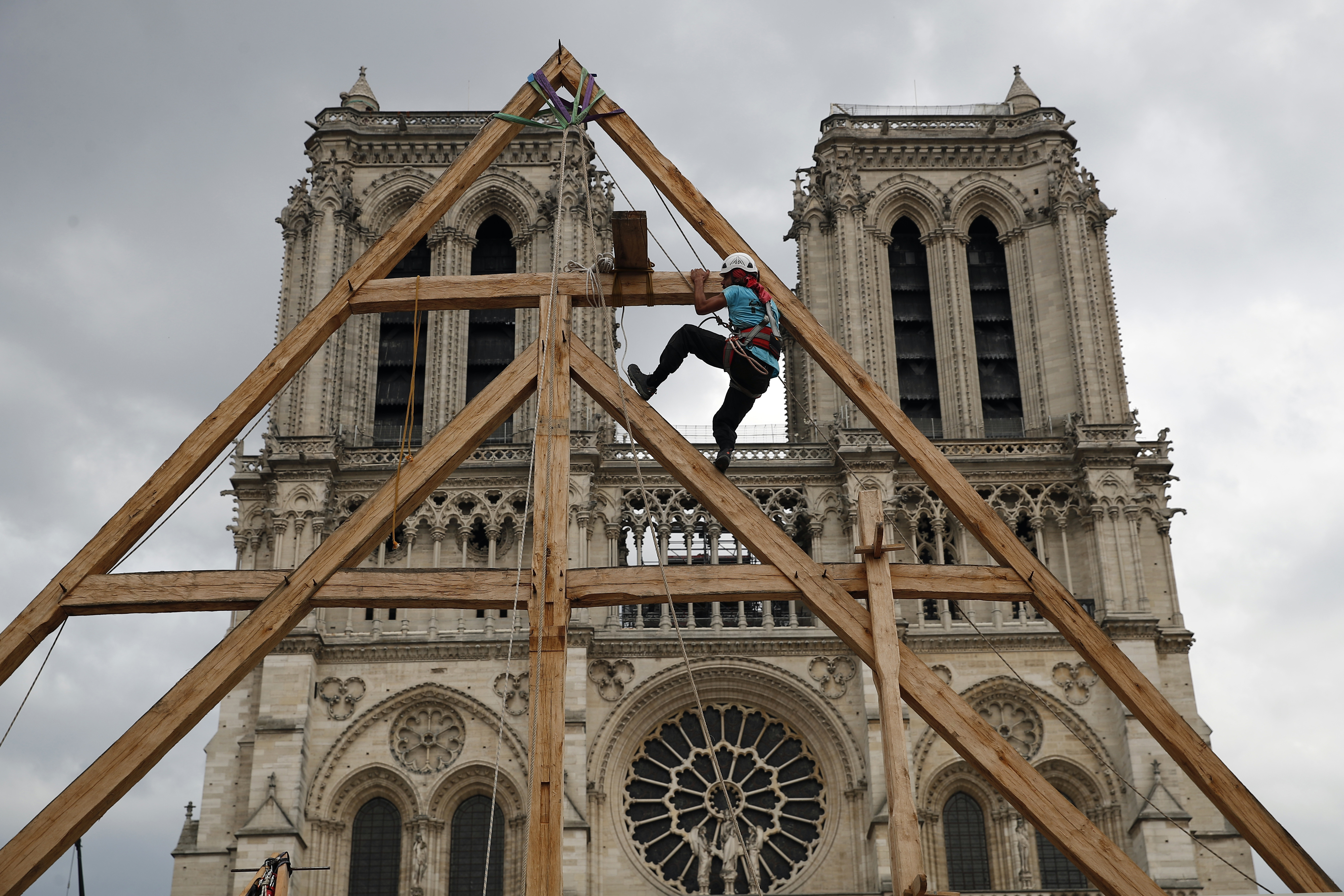 Avanza rápidamente la reconstrucción de la catedral de Notre Dame: ya hay fecha de reapertura