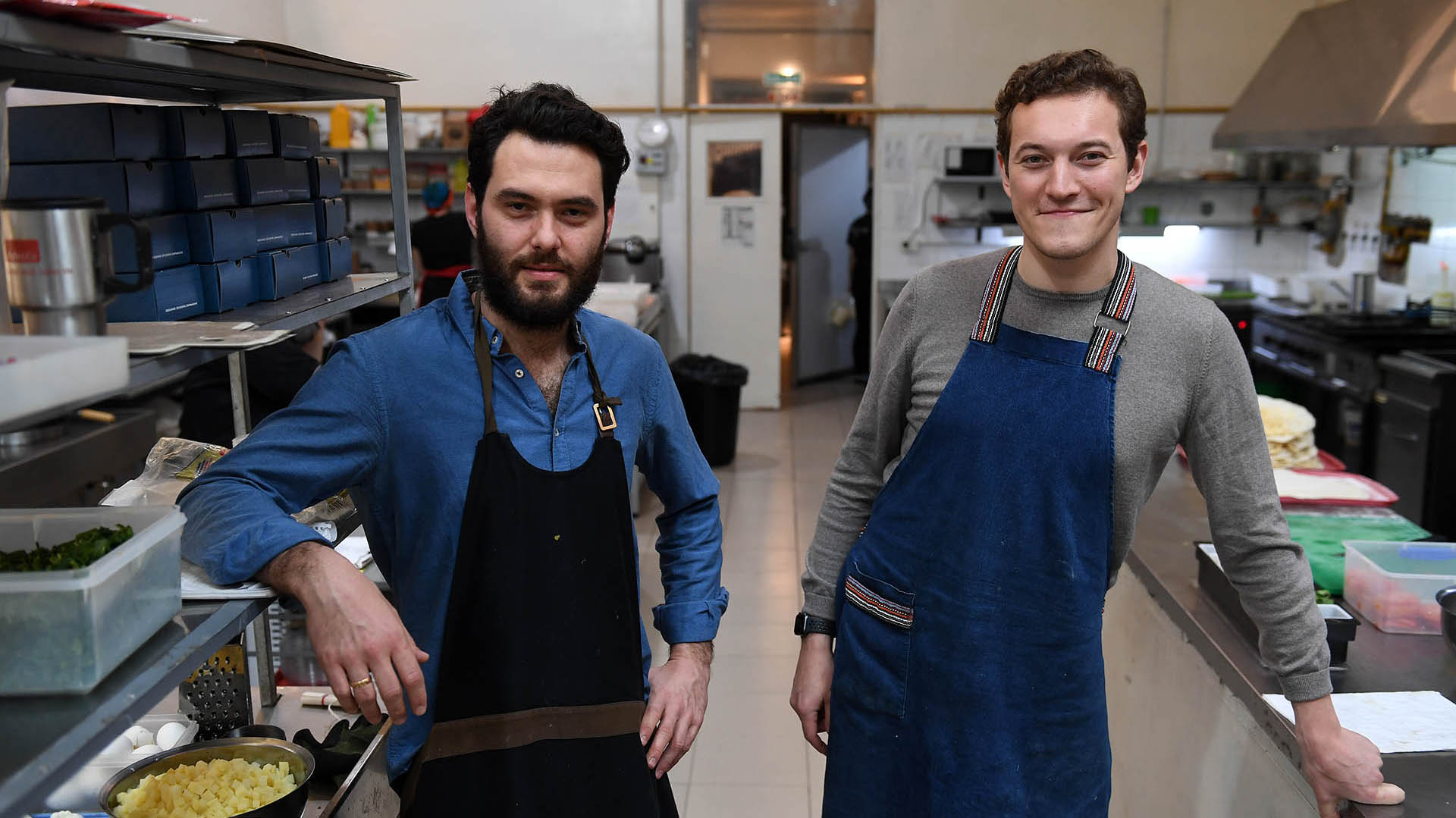 Un francés y un belga dirigen la “dark kitchen” más grande del país: tienen 28 marcas propias de comida y va a facturar USD 80 millones