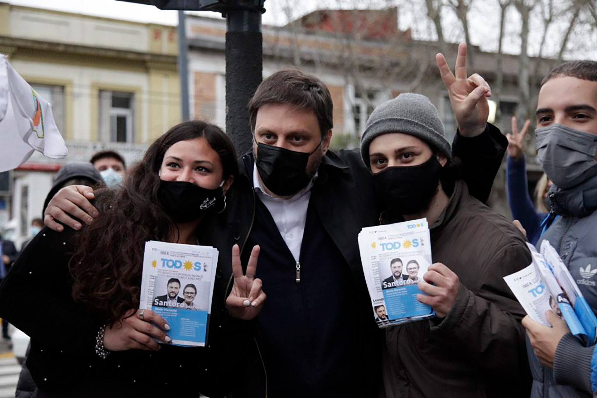 Leandro Santoro durante una de sus últimas recorridas de campaña en la Ciudad de Buenos Aires (Prensa Santoro)