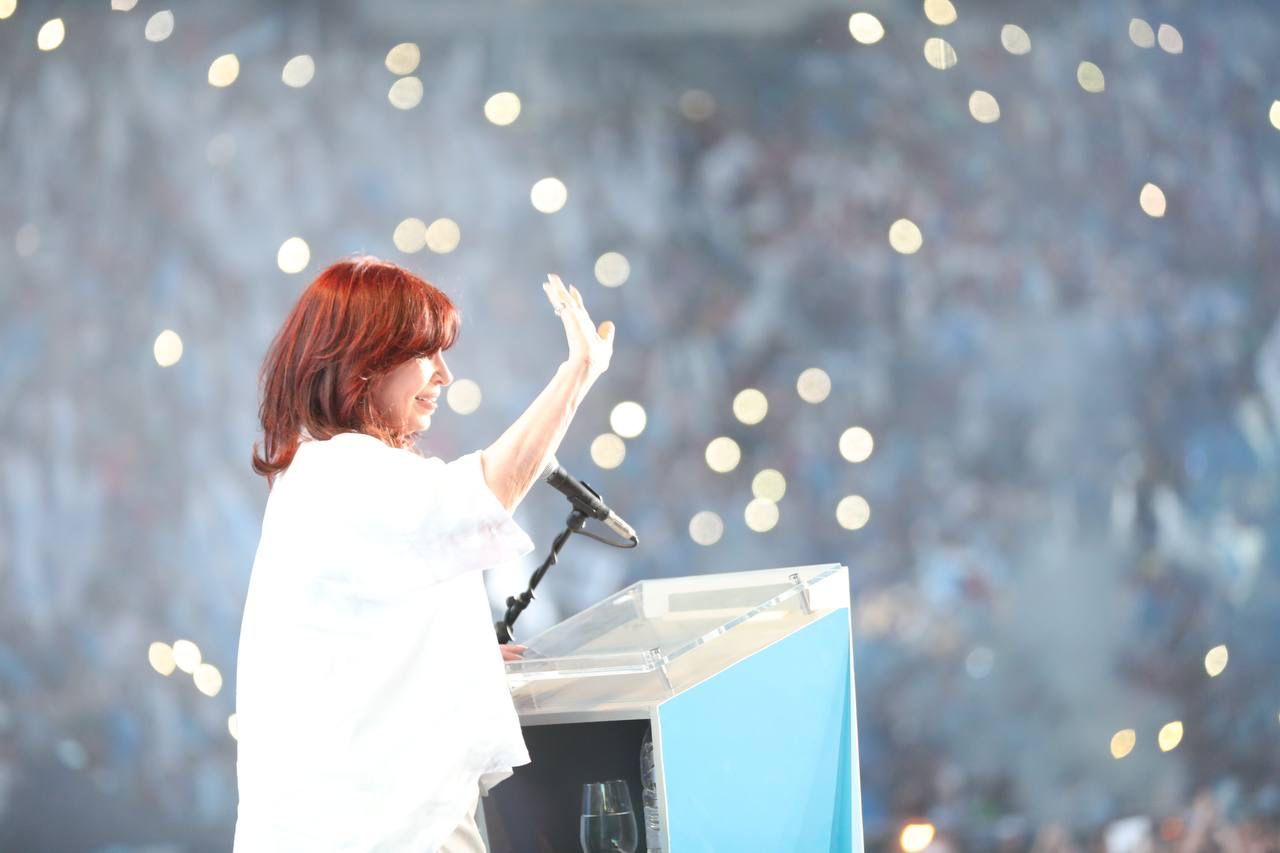 Cristina Kirchner habló frente a miles de militantes y dirigentes peronistas