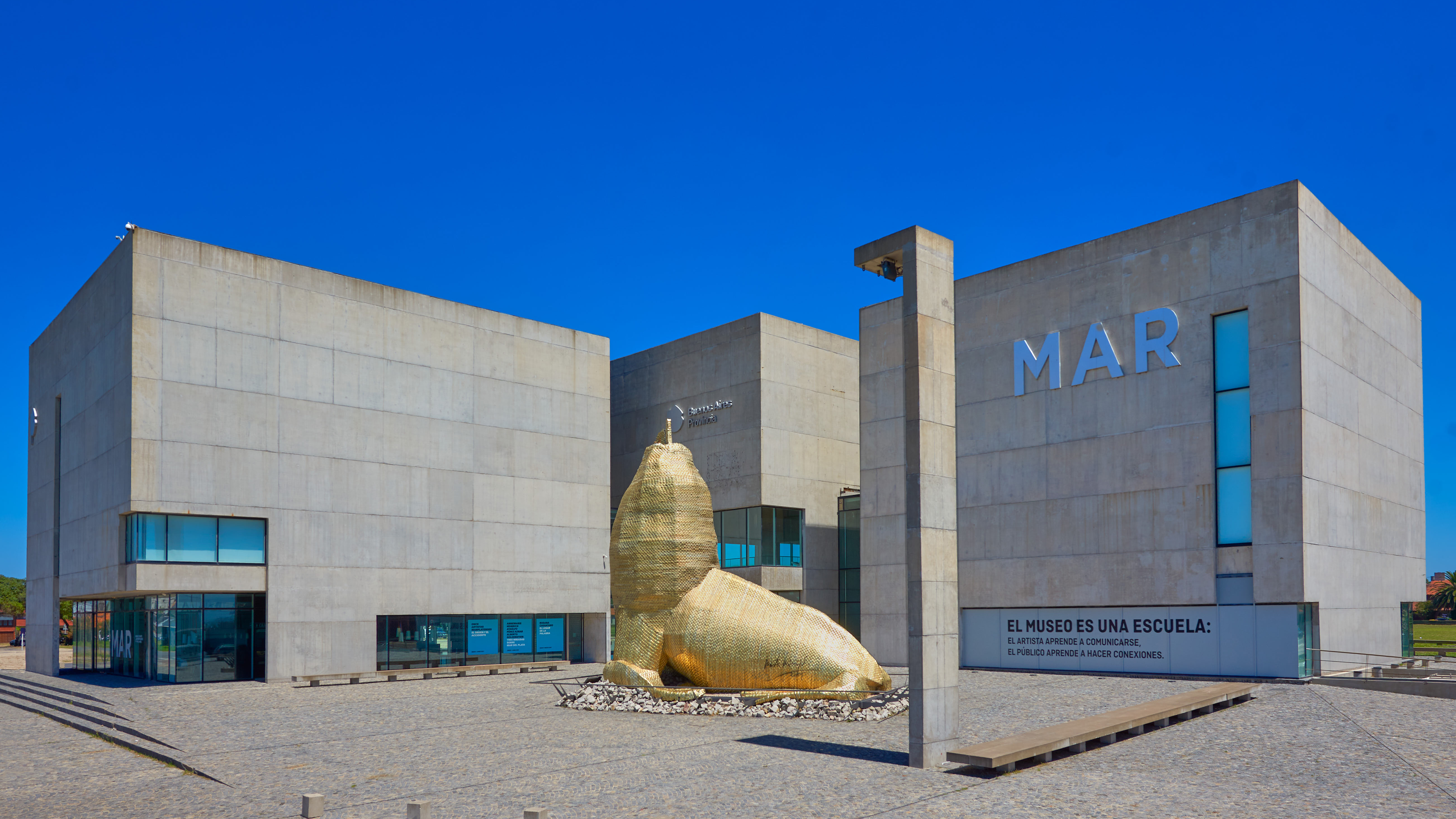 El MAR (Museo Provincial de Arte Contemporáneo) integra la amplia oferta de propuestas culturales de la ciudad