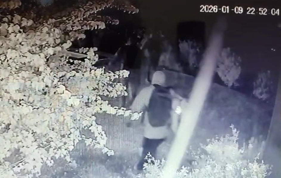 Fuerte caída de acciones y rebote del riesgo país: ¿puro impacto internacional o hay algo más?