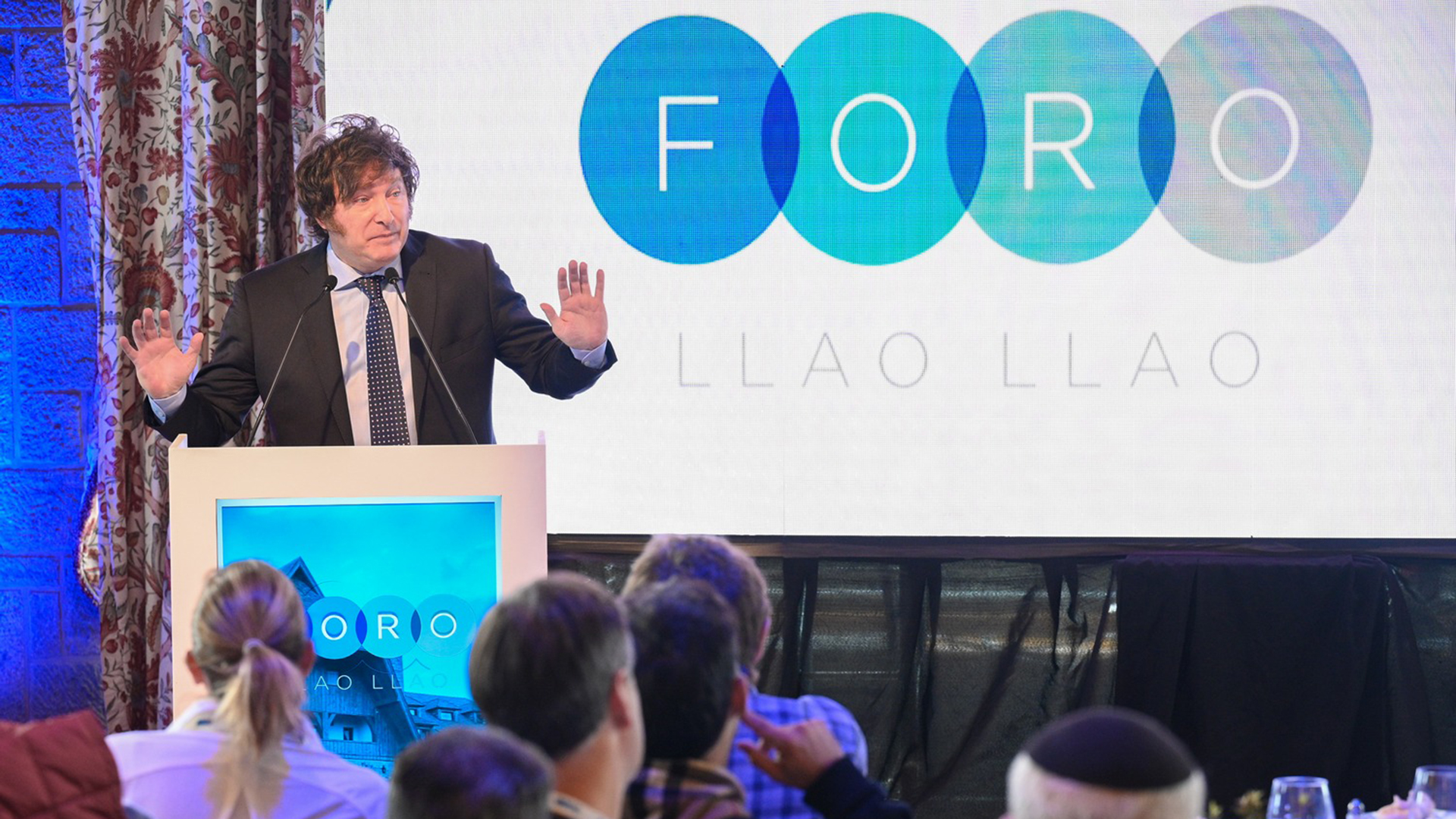Javier Milei expuso en el encuentro de empresario en el hotel Llao Llao sobre la dolarización.