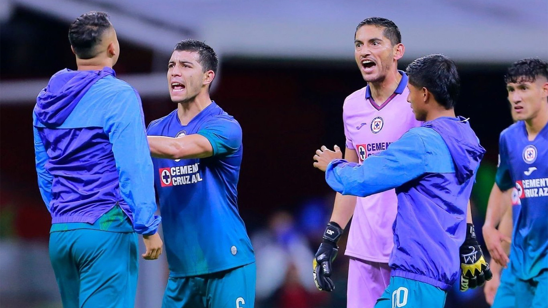 Duelo de orgullo: Cruz Azul recibe a Chivas por un un mejor lugar en la tabla de cara al repechaje