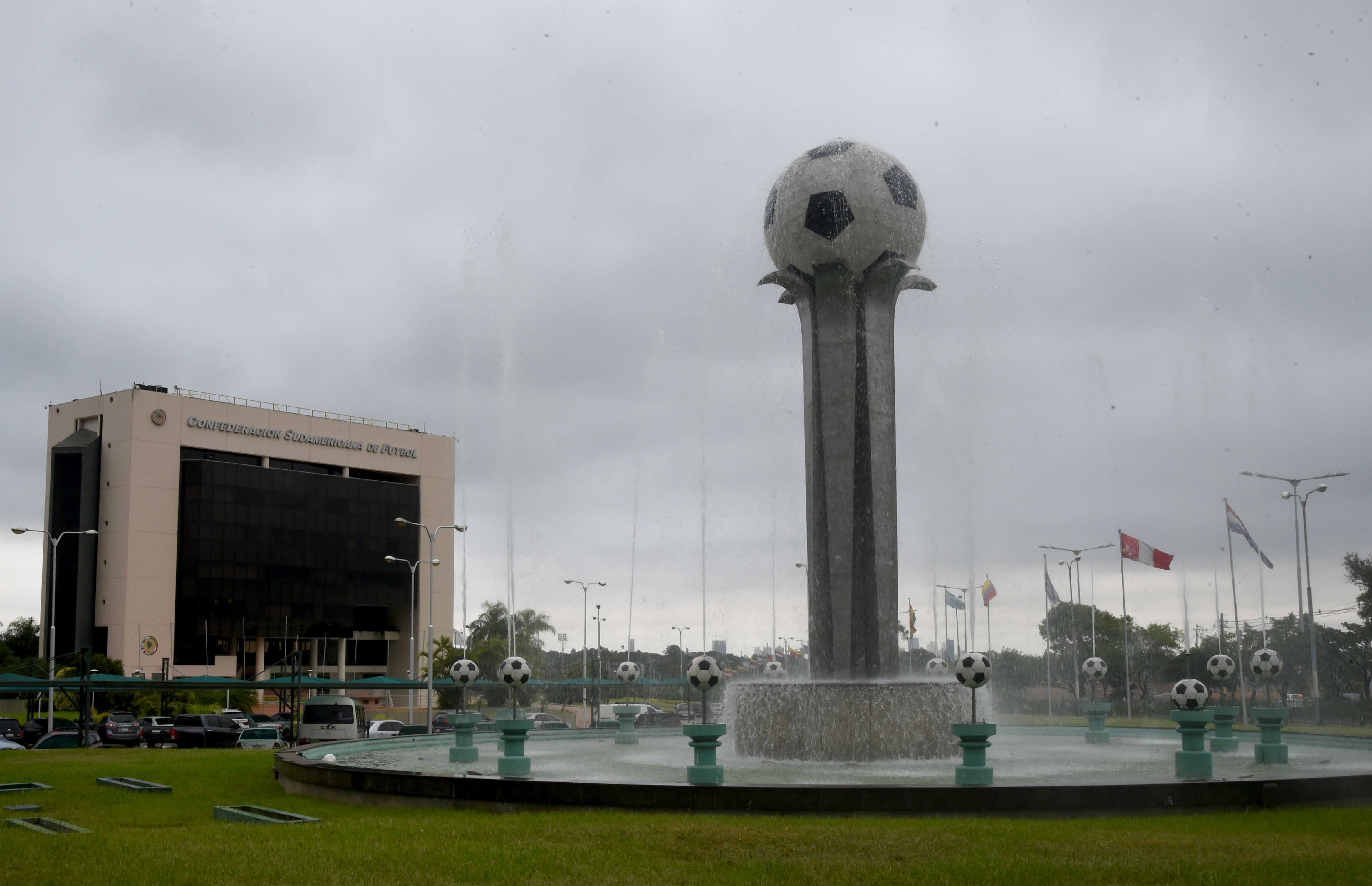 Vista de la sede de la Conmebol en la Ciudad de Luque (Paraguay). EFE/Andrés Cristaldo Benítez/Archivo