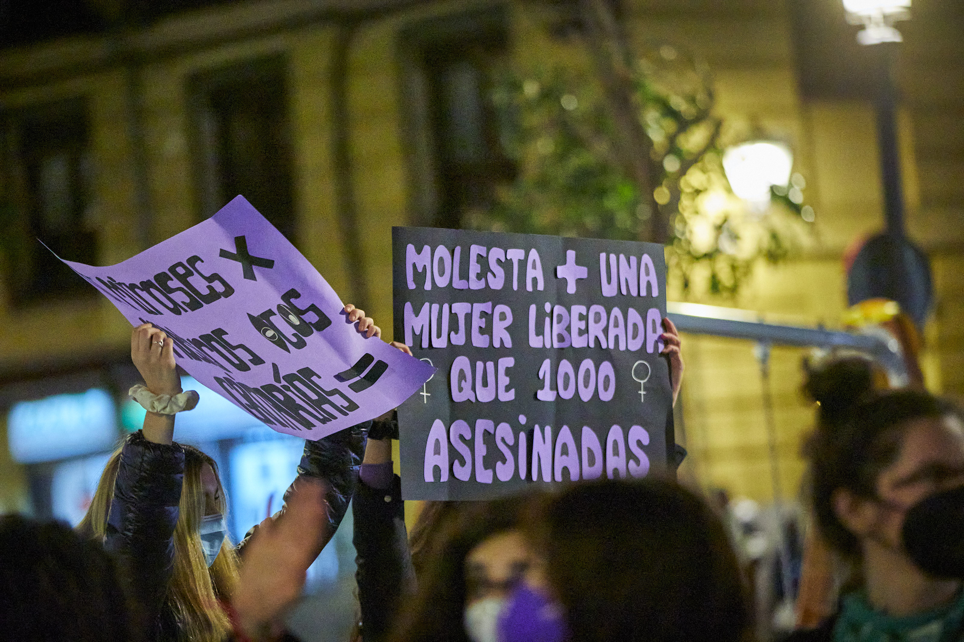 Un cartel en el último 8 de marzo en España a pesar de las prohibiciones para marchar (Jesús Hellín/Europa Press)
