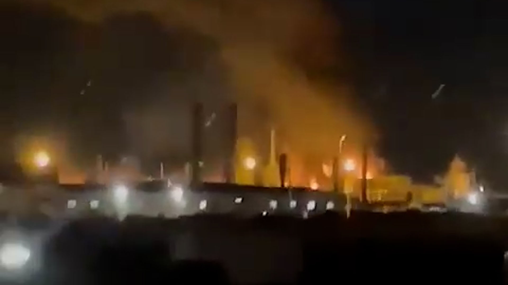 Ucrania lanz&oacute; un nuevo golpe contra las reservas de Rusia: bombarde&oacute; dep&oacute;sitos y una terminal petrolera de Krasnodar