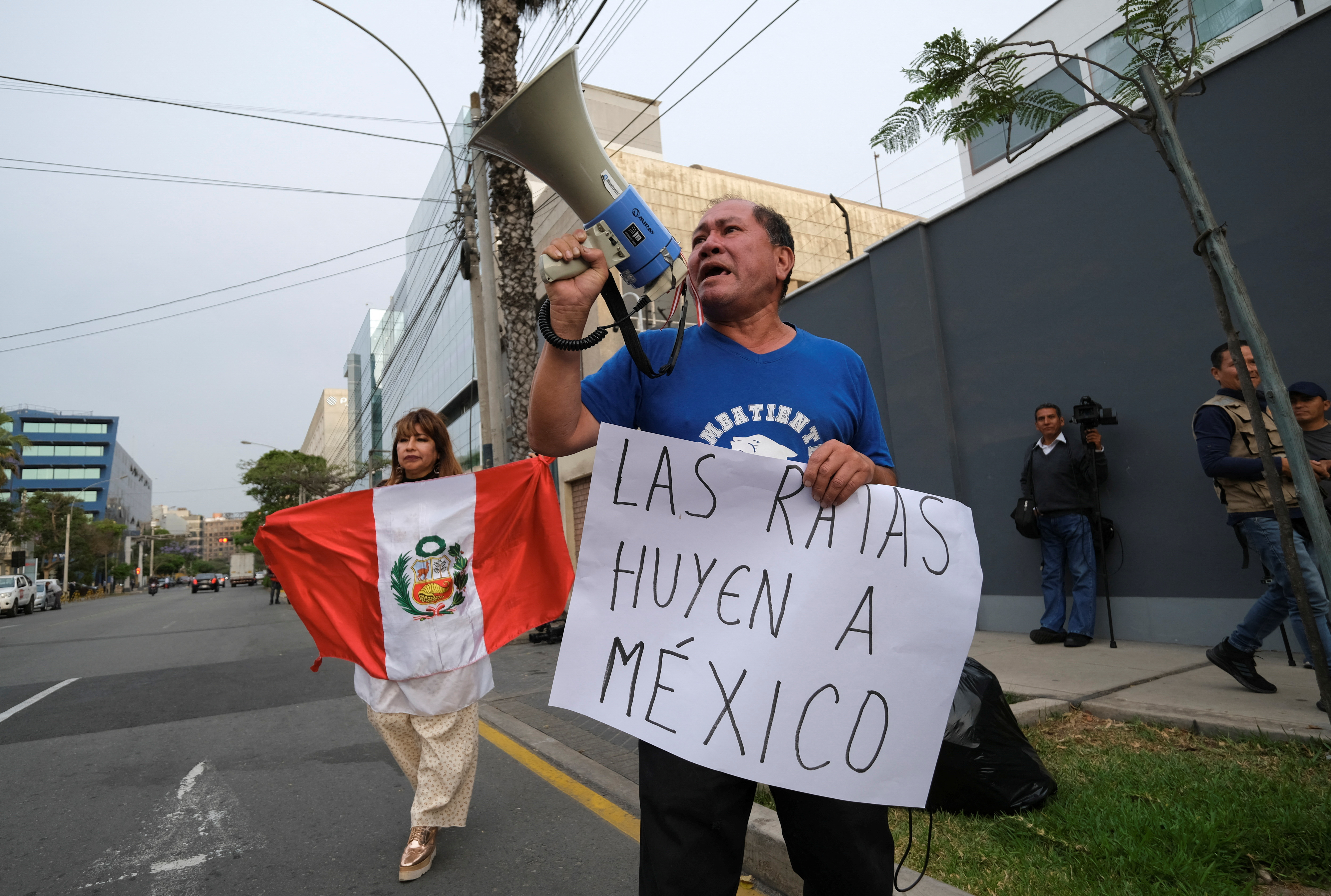 Peruanos han mostrado rechazo ante las declaraciones de México (REUTERS/Liz Tasa)
