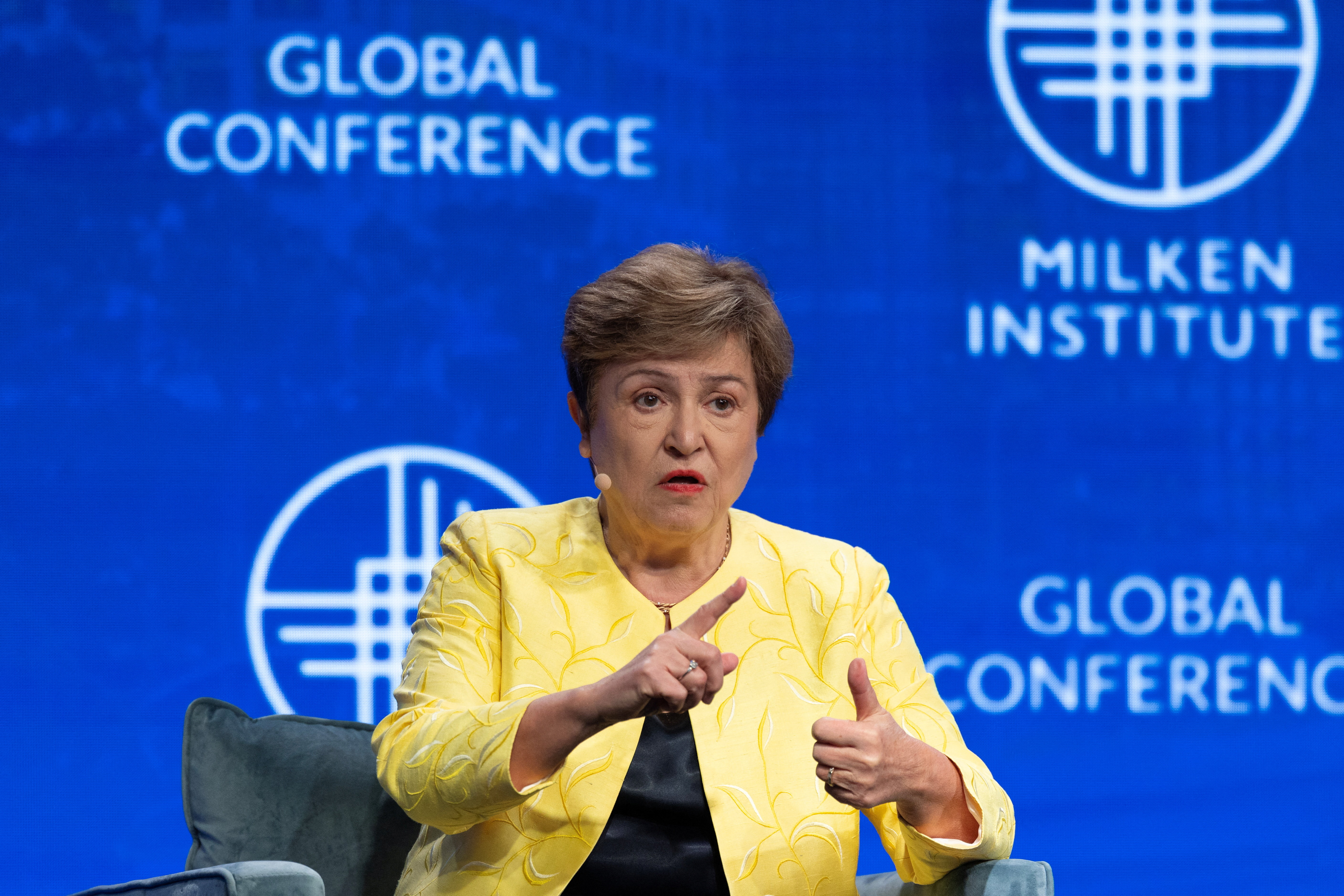 La jefa del FMI advirti&oacute; que la econom&iacute;a global resiste el shock por la guerra en Medio Oriente pero crecen los riesgos fiscales
