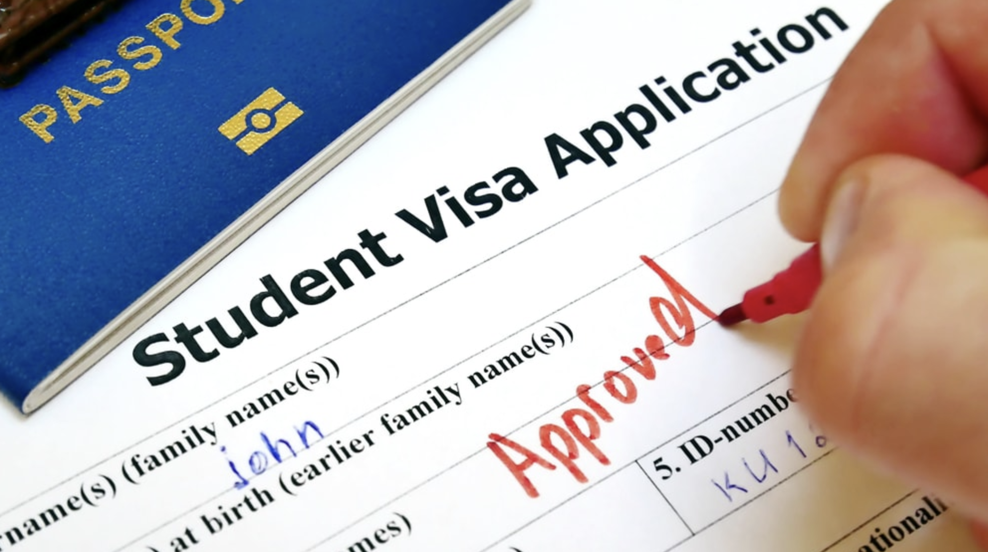 Antes de iniciar el trámite de la visa es necesario haber sido aceptado en una universidad o centro de estudios aprobados.
