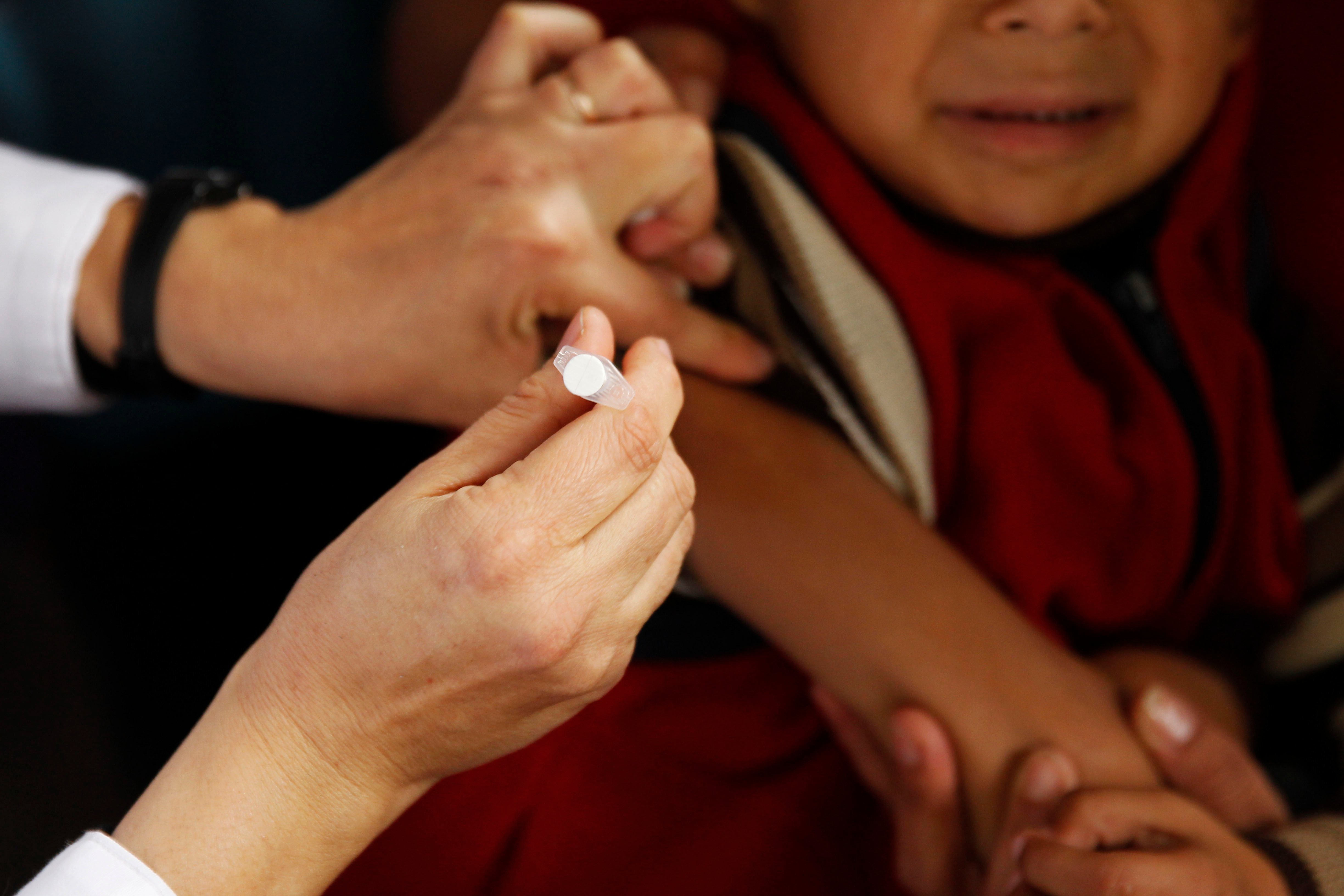 158 niños fueron vacunados por error con un quinto de dosis de Sinovac en vez de la dosis pediátrica de Pfizer en Uruguay

EFE/Javier Roibás Veiga
