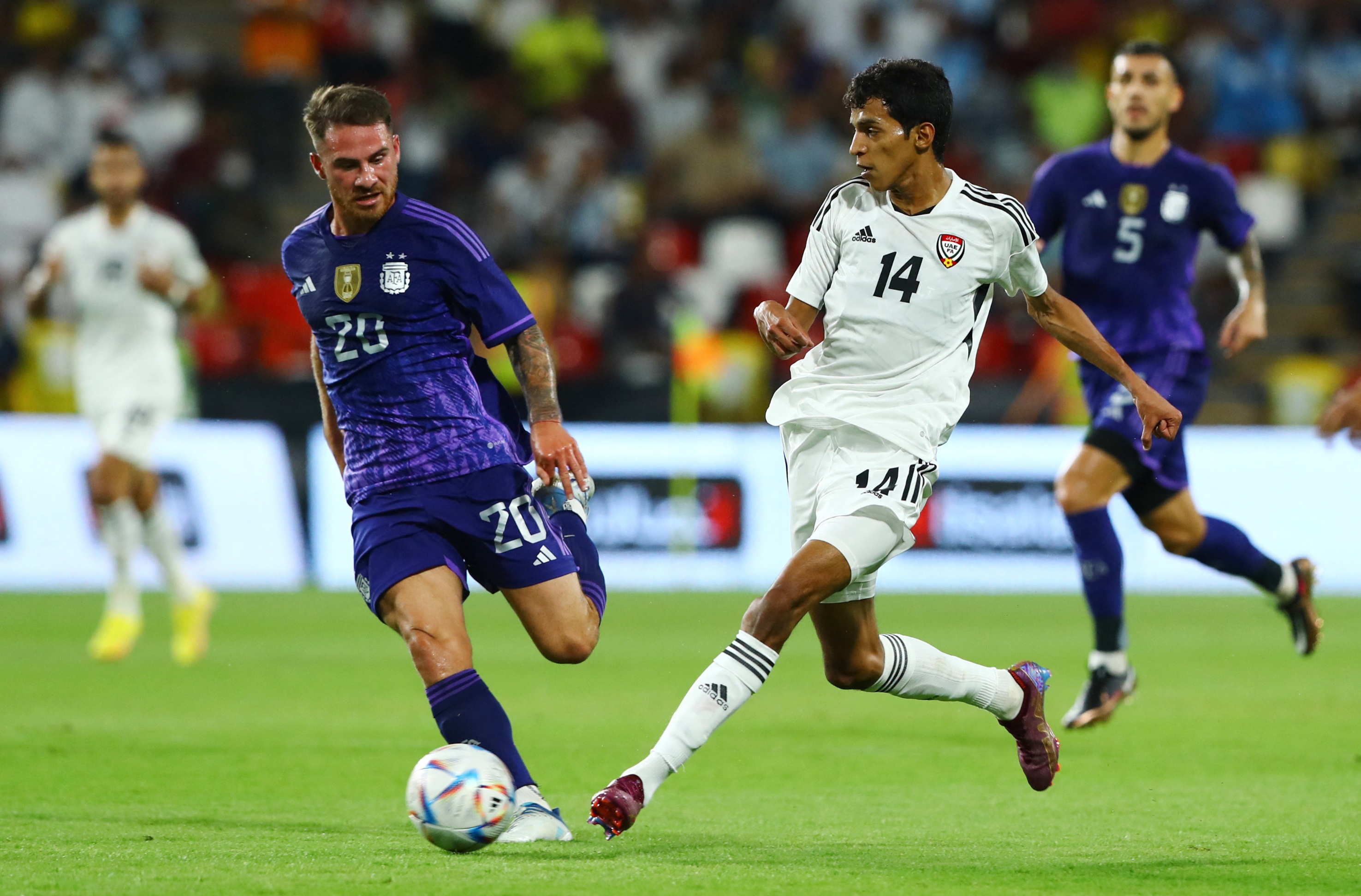 Mac Allister jugaría desde el arranque en el debut del Mundial (REUTERS/Amr Alfiky)